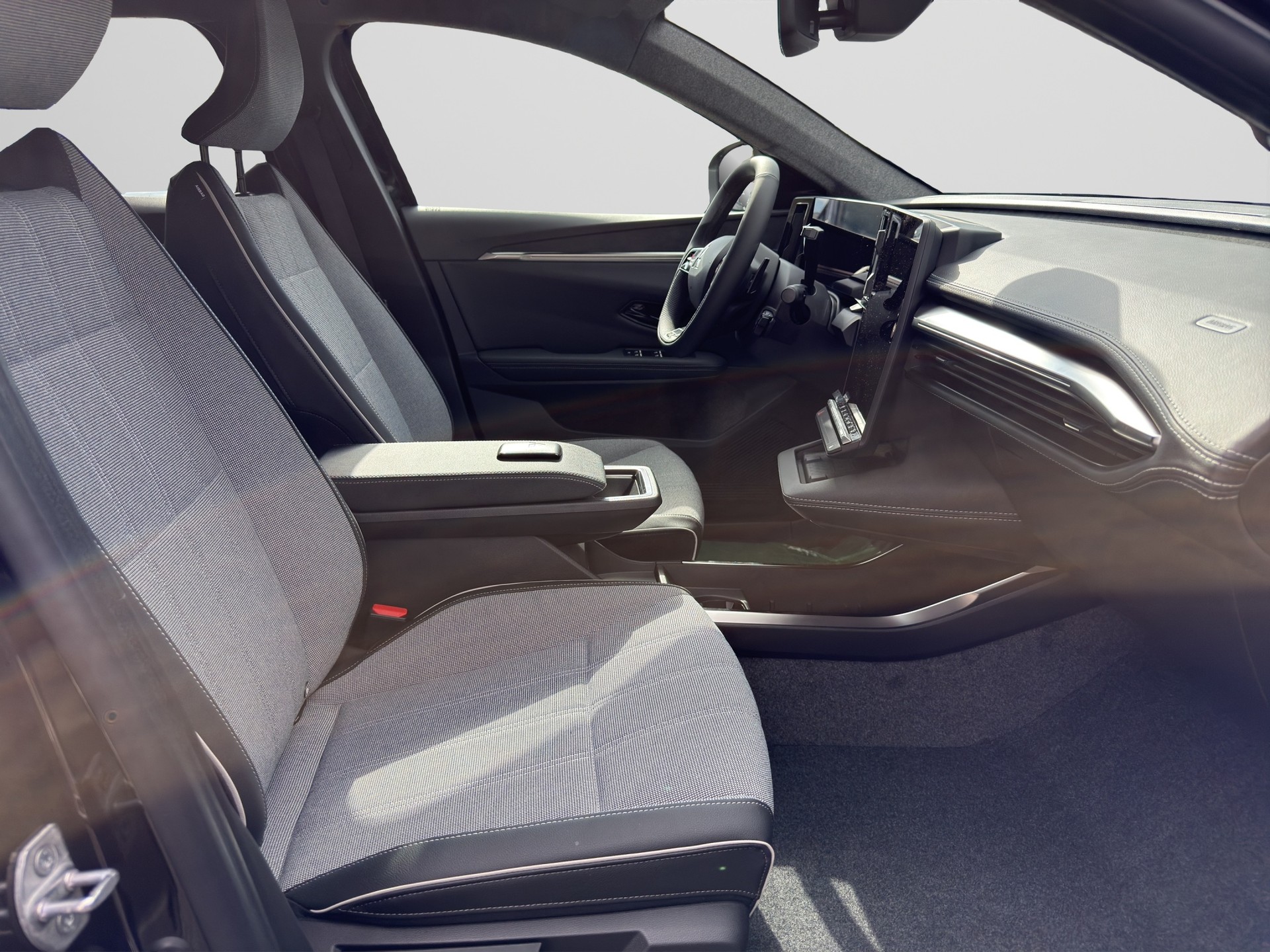 MITSUBISHI ECLIPSE CROSS Intense-image-11