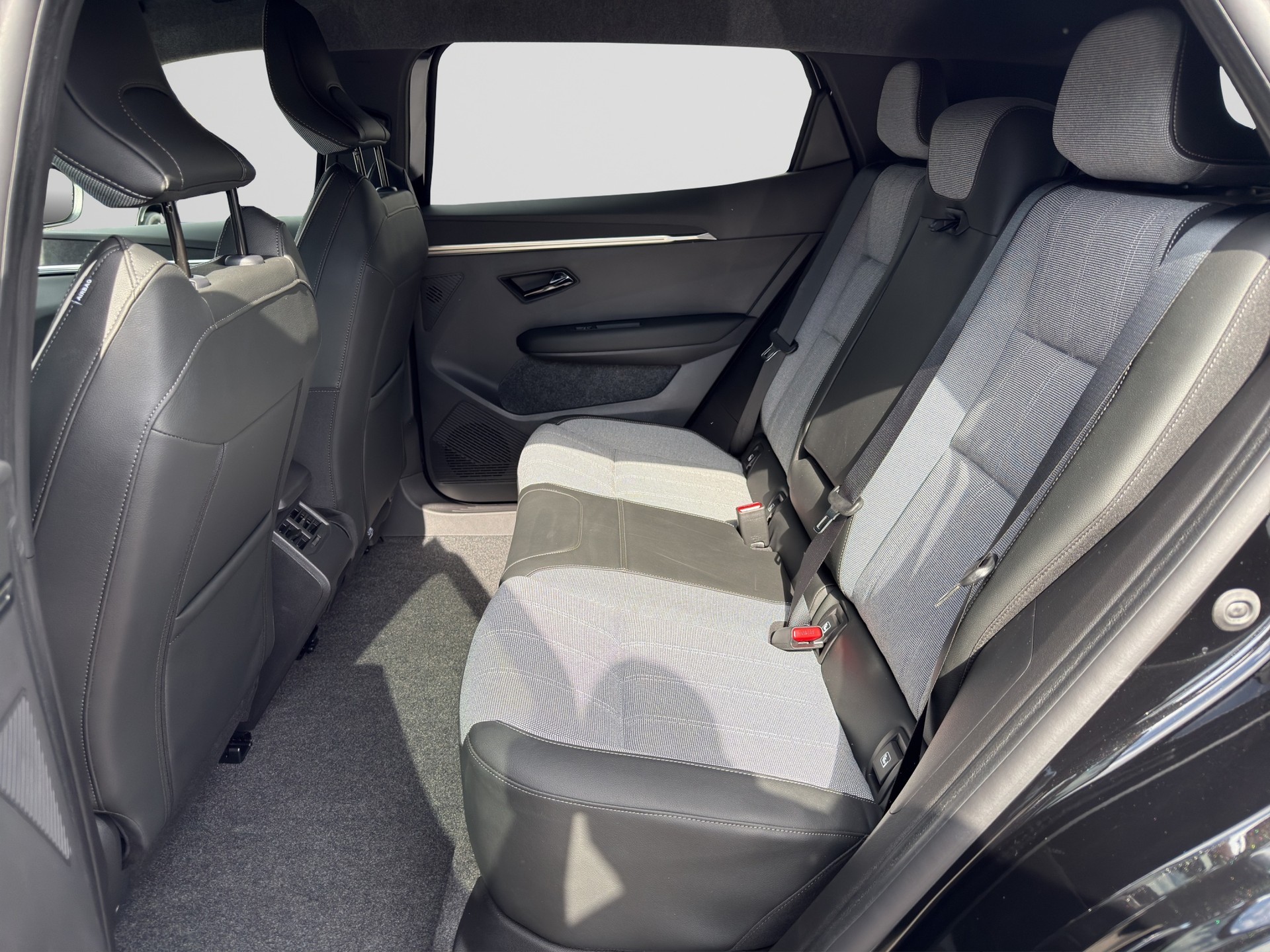 MITSUBISHI ECLIPSE CROSS Intense-image-12