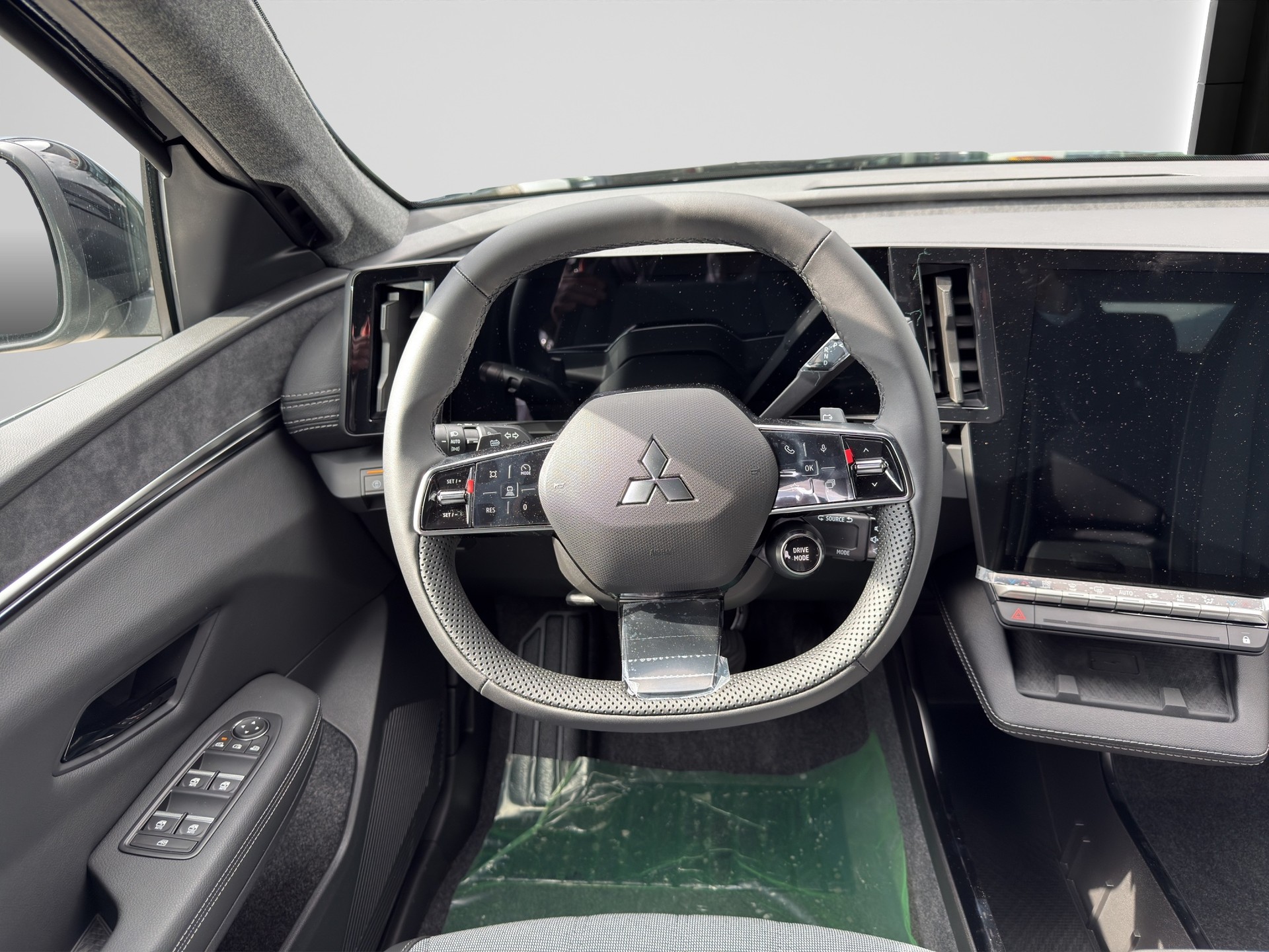 MITSUBISHI ECLIPSE CROSS Intense-image-8