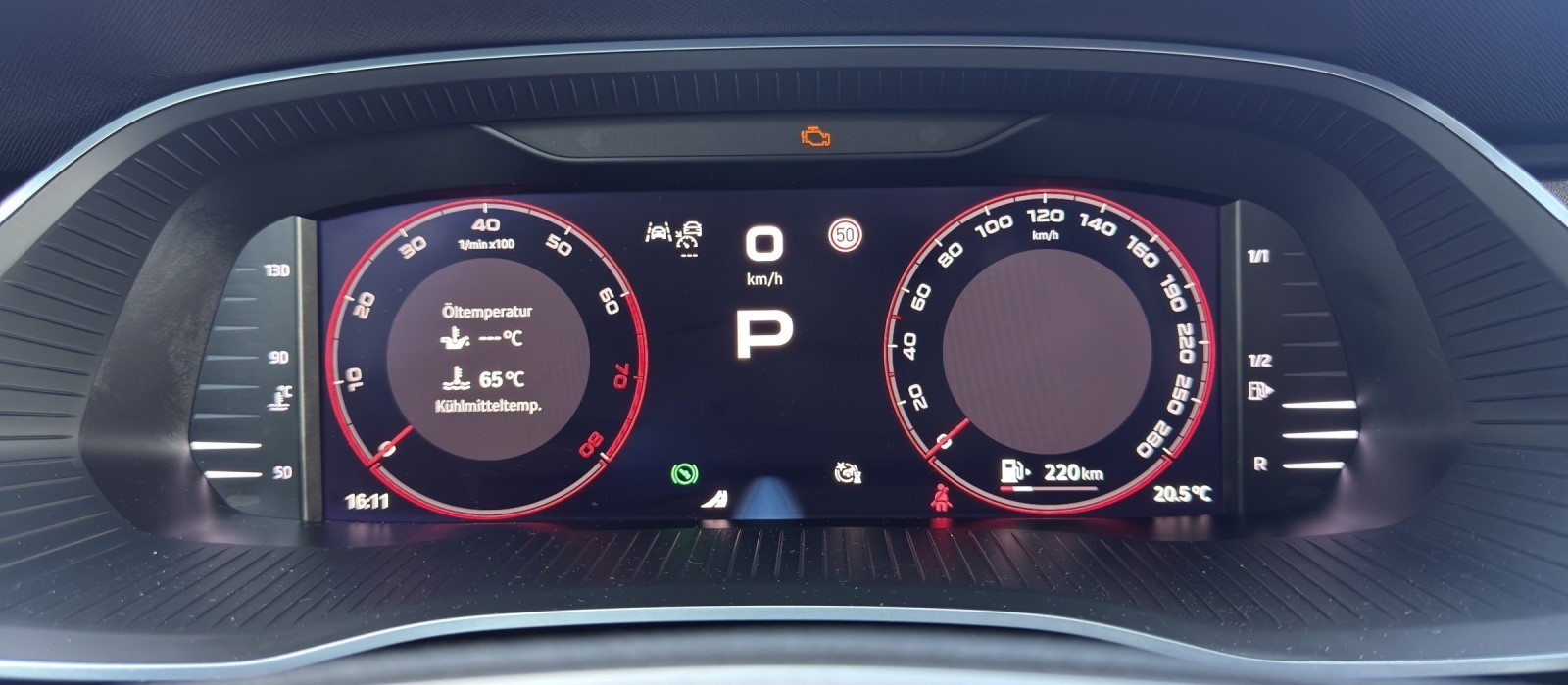 SKODA Octavia Combi 2.0 TSI DSG RS-image-9