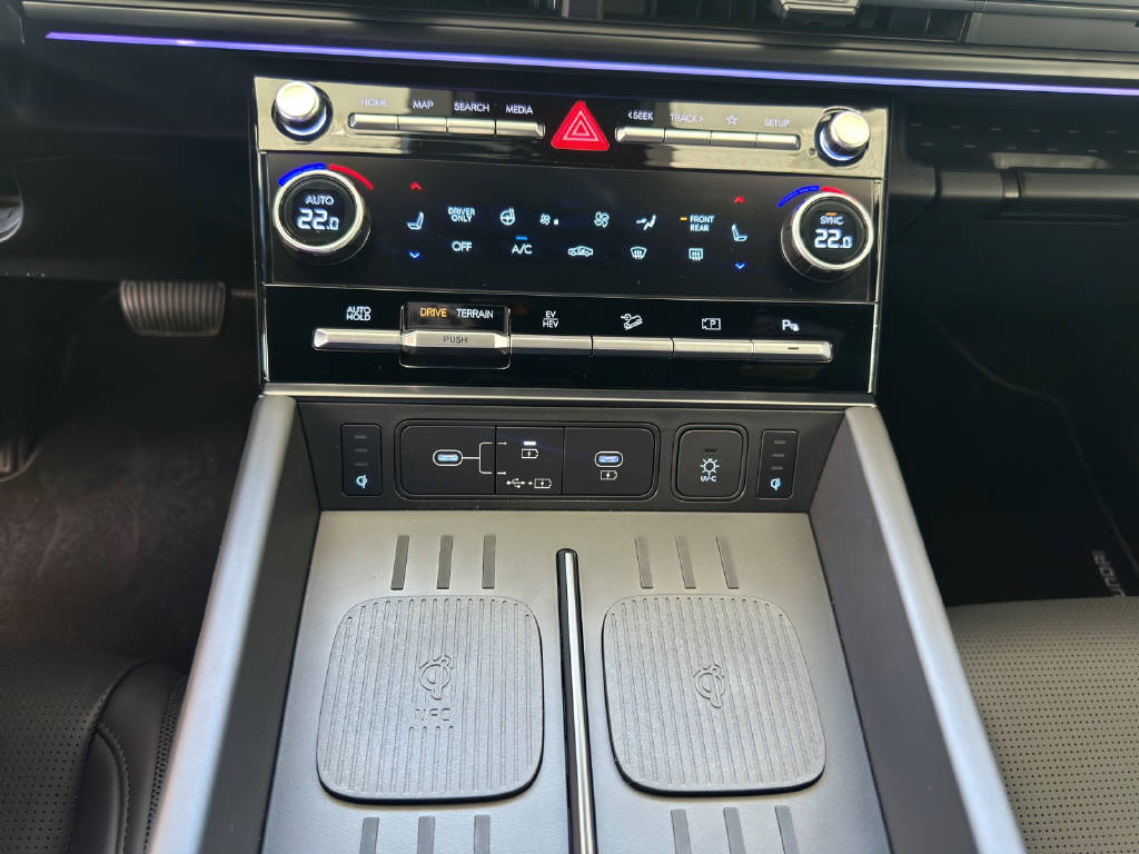 HYUNDAI SANTA FE 1.6 T-GDi PHEV Calligraphy 7P-image-16