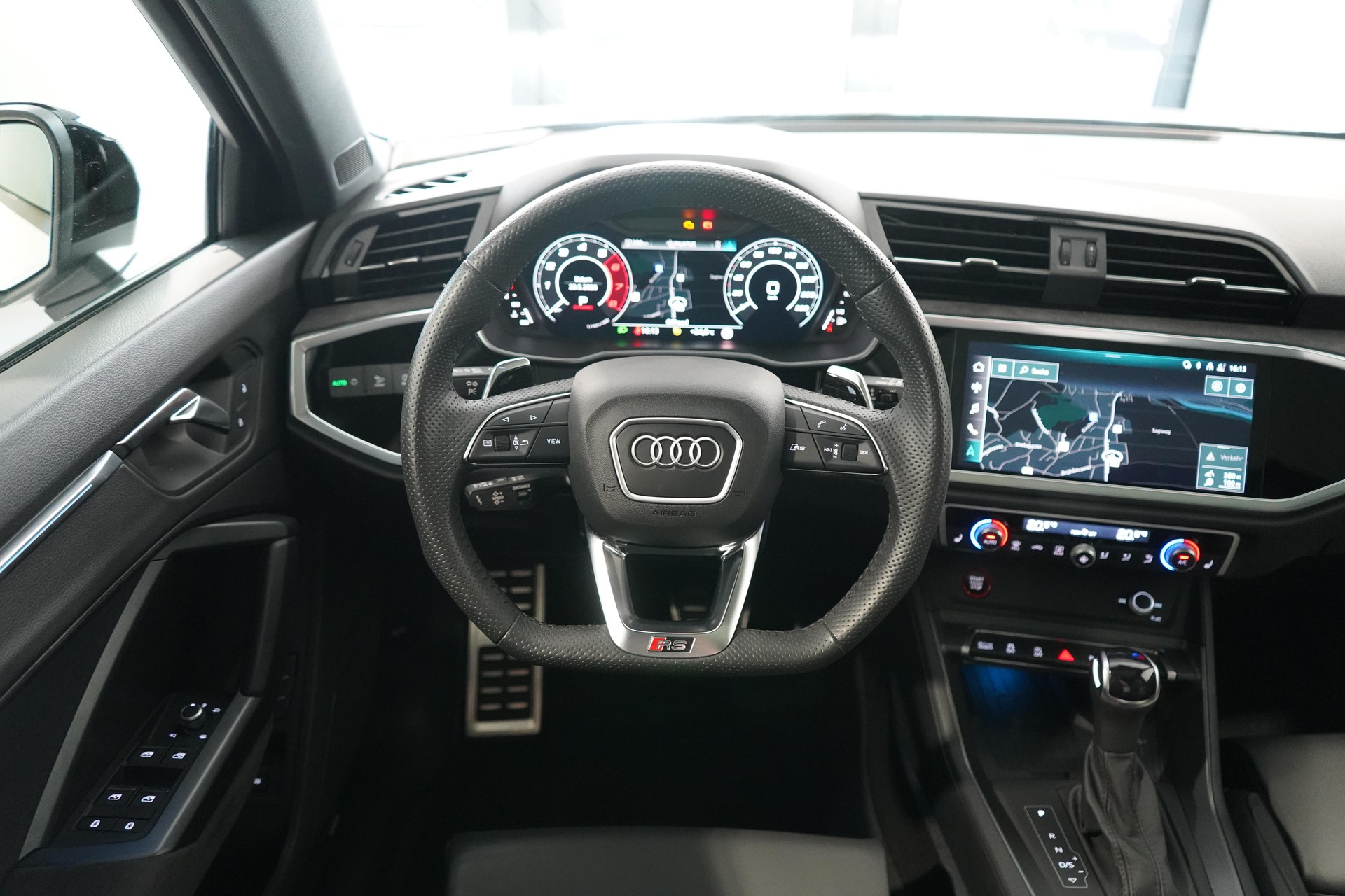 AUDI RS Q3 Sportback 2.5 TFSI quattro S-Tronic-image-7