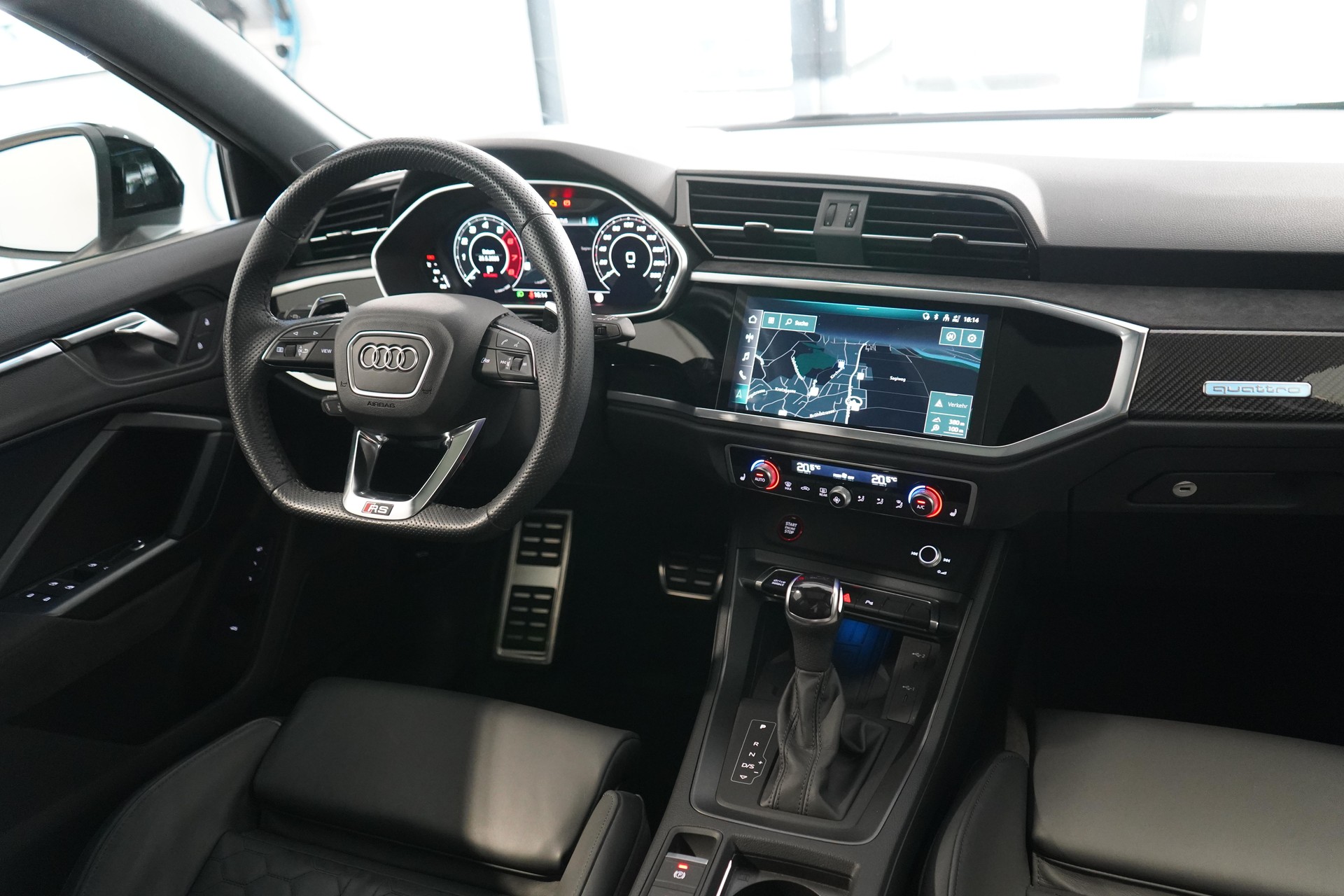 AUDI RS Q3 Sportback 2.5 TFSI quattro S-Tronic-image-8