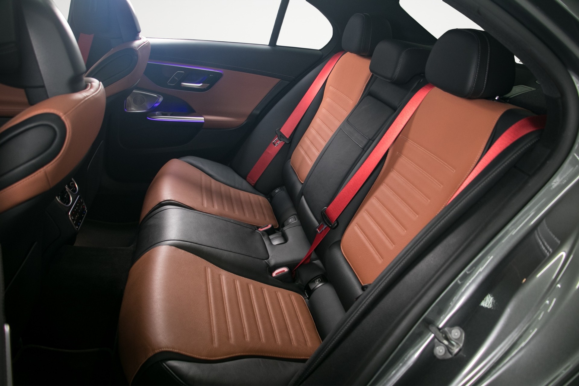 MERCEDES-BENZ C 43 AMG 4Matic-image-13