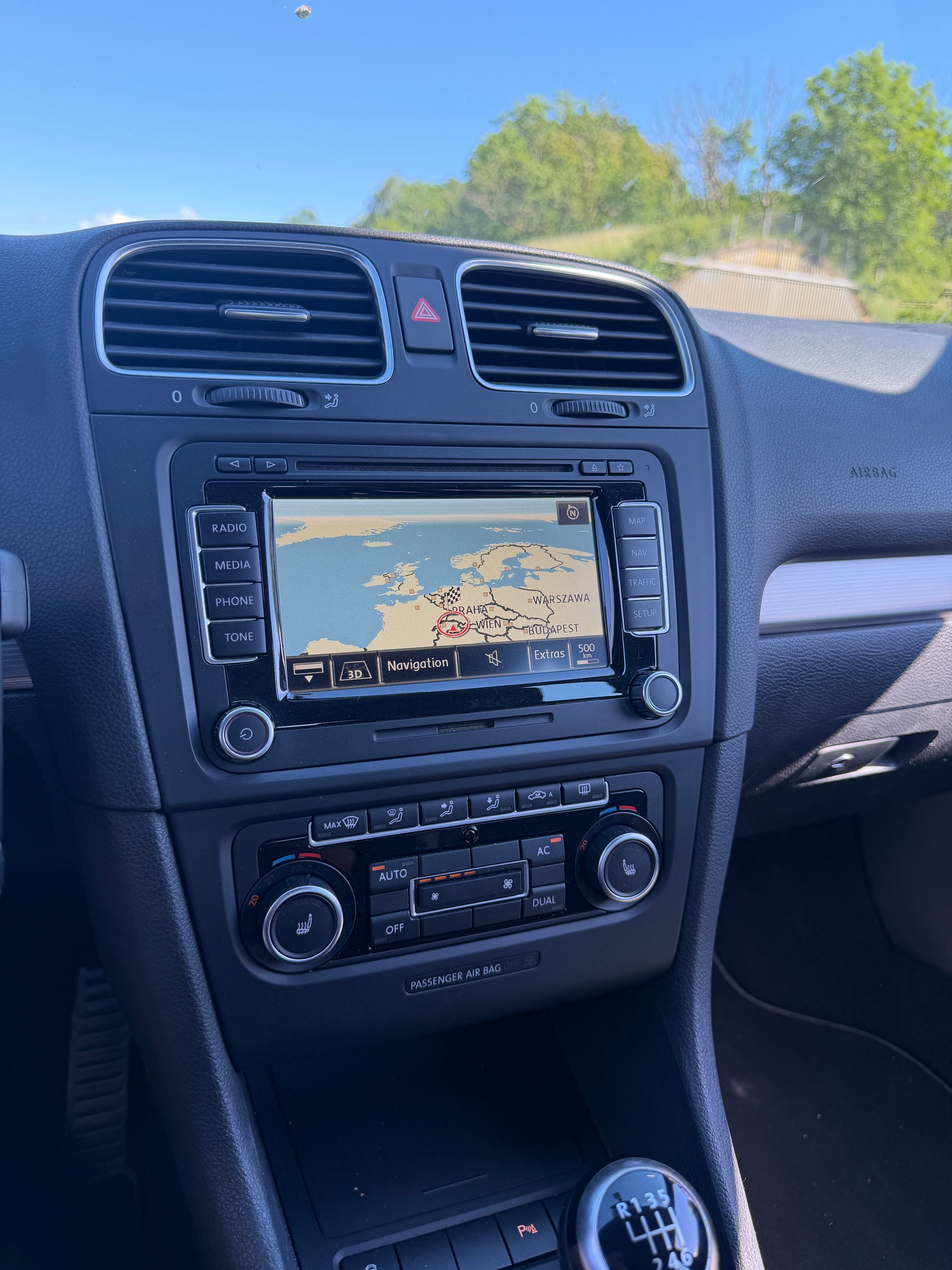 VW Golf 2.0 TSI R 4Motion-image-10