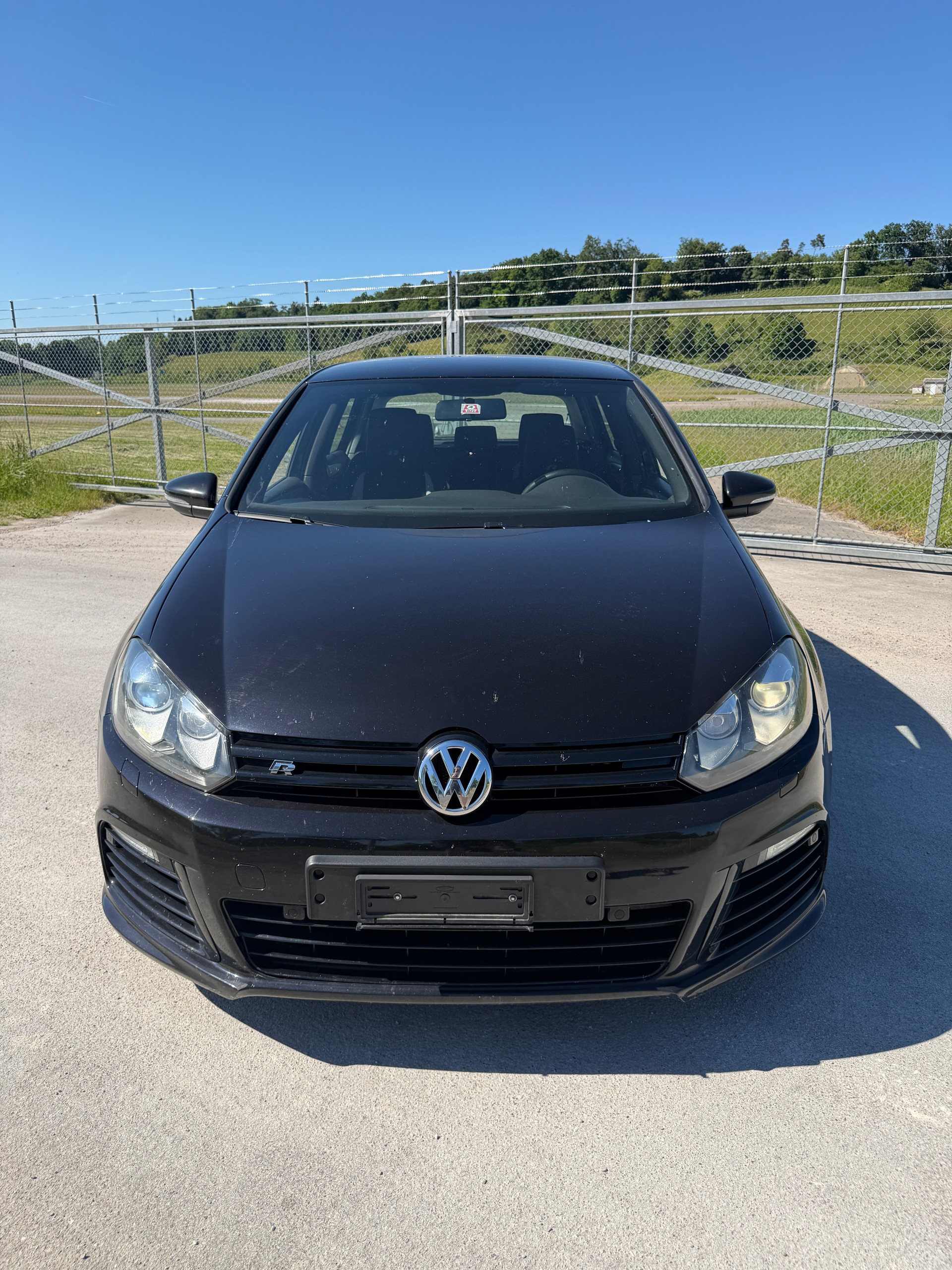 VW Golf 2.0 TSI R 4Motion-image-1