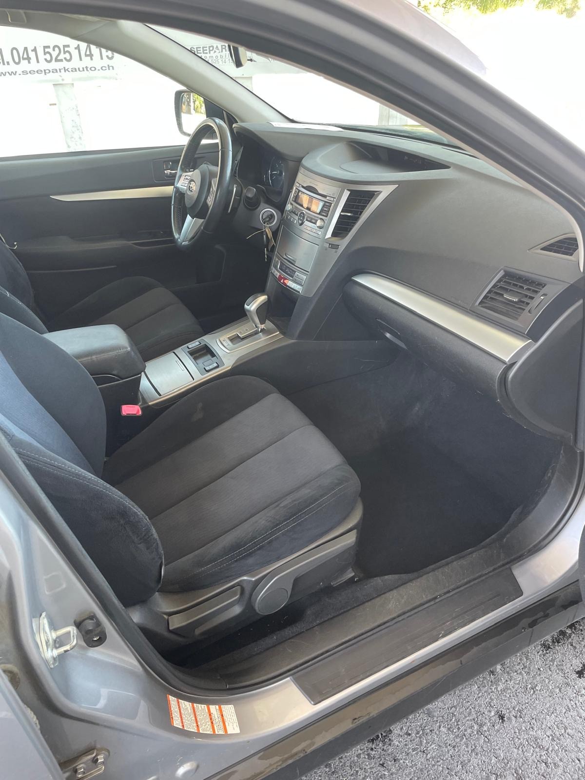 SUBARU Outback 2.5i Limited AWD Lineartronic-image-5