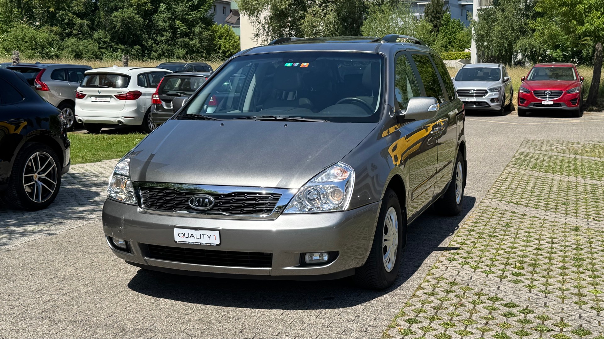 KIA Carnival 2.2 CRDi Style Automatic-image-1