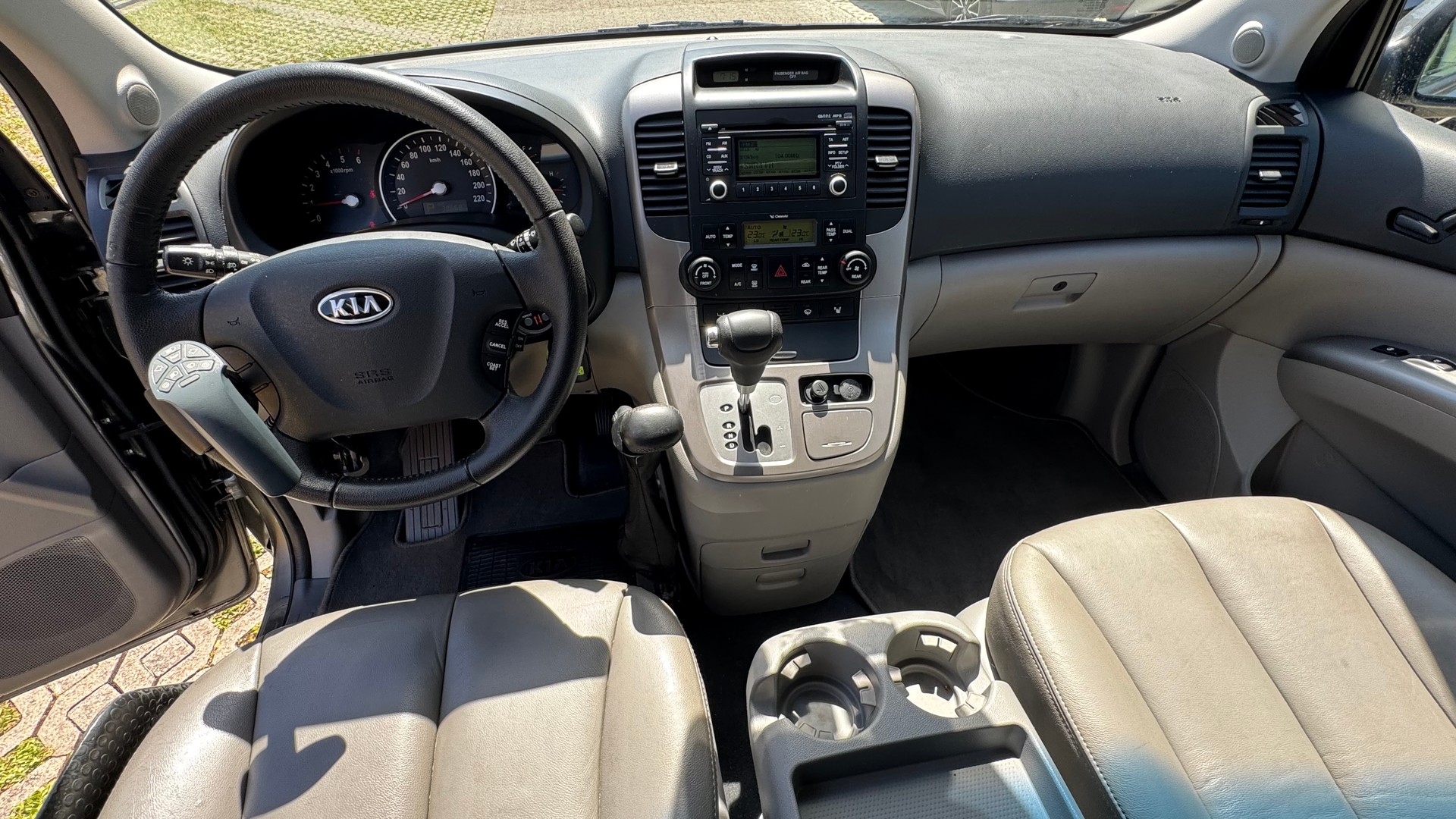 KIA Carnival 2.2 CRDi Style Automatic-image-14