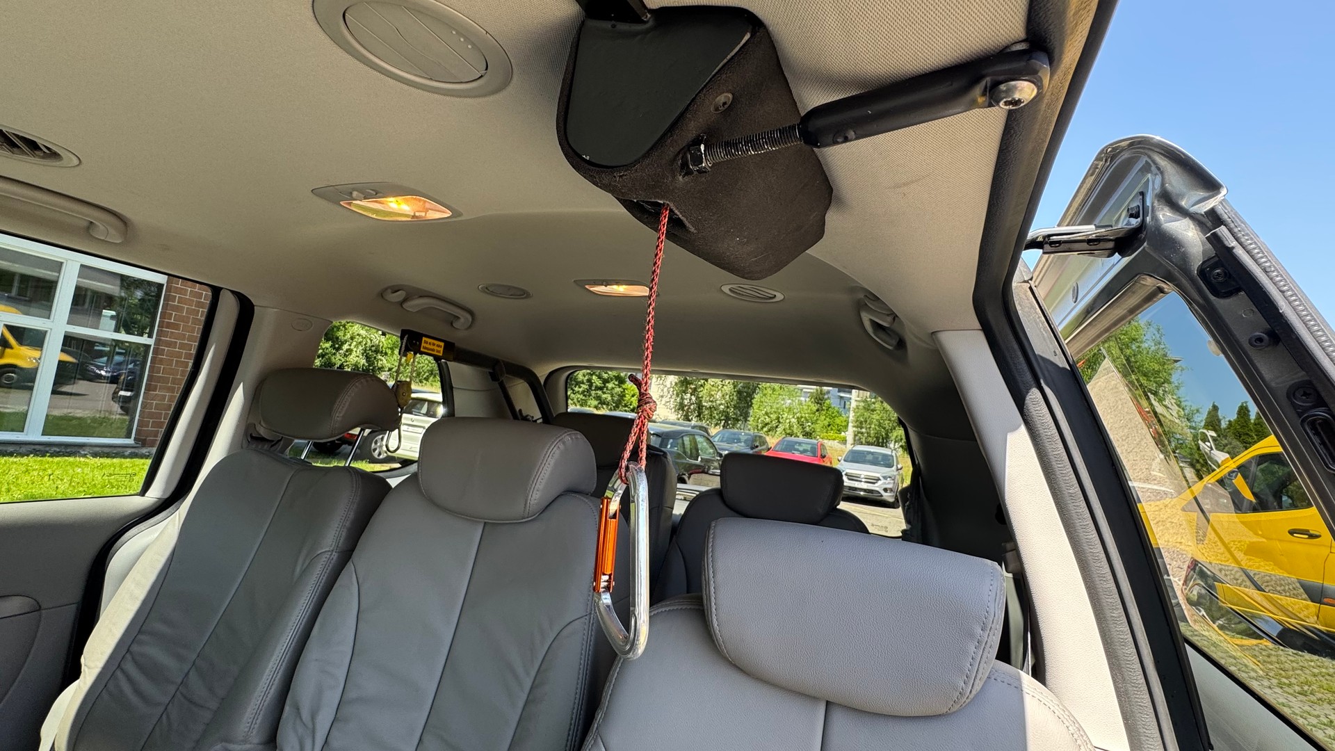 KIA Carnival 2.2 CRDi Style Automatic-image-15