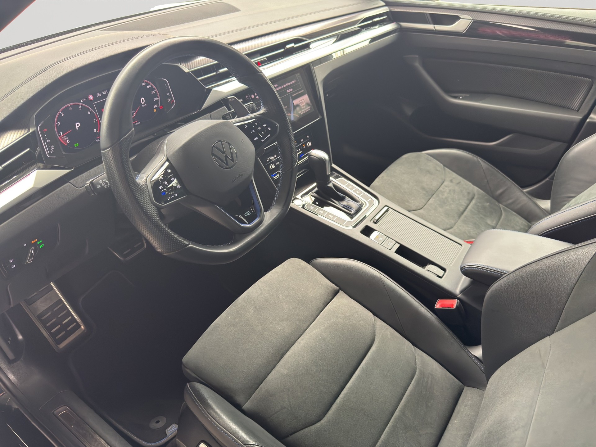 VW Arteon SB 2.0 TSI R 4Motion DSG-image-6