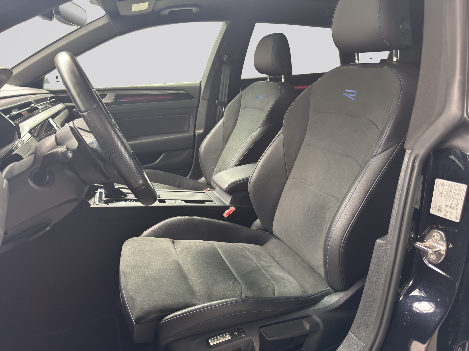 VW Arteon SB 2.0 TSI R 4Motion DSG-image-5