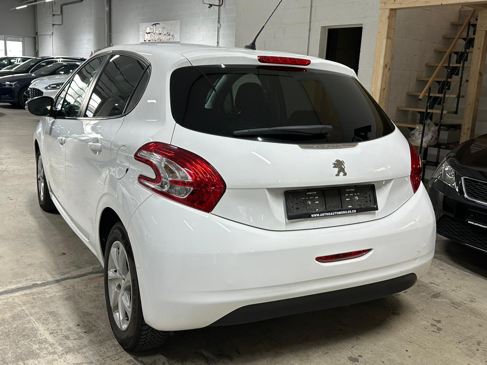 PEUGEOT 208 1.2 VTI Access-image-3