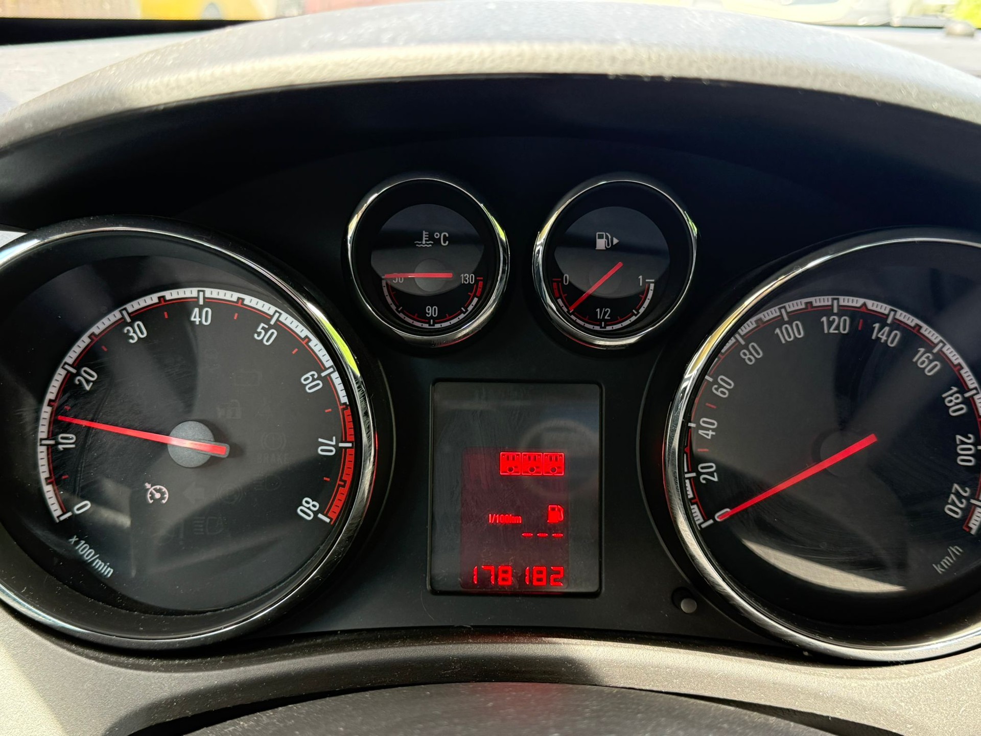 OPEL Meriva 1.4 Turbo Cosmo-image-8