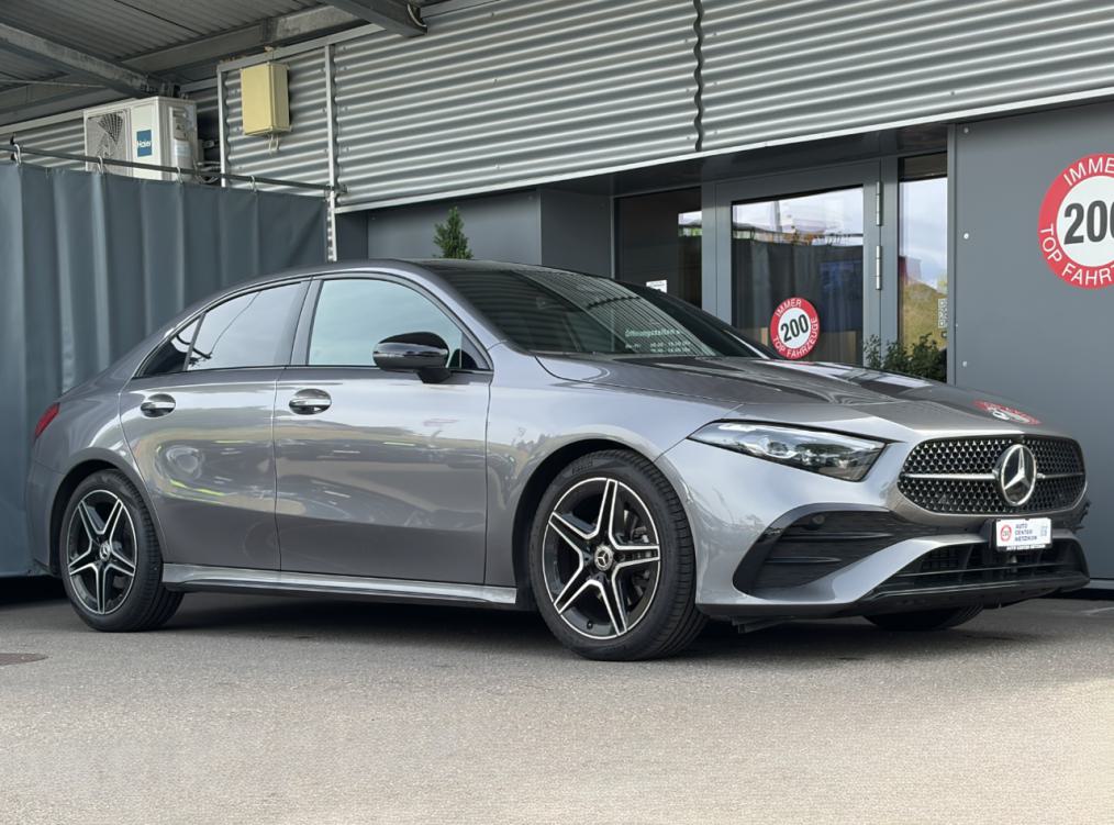 MERCEDES-BENZ A 200 Limousine AMG Line-showroom-element-1