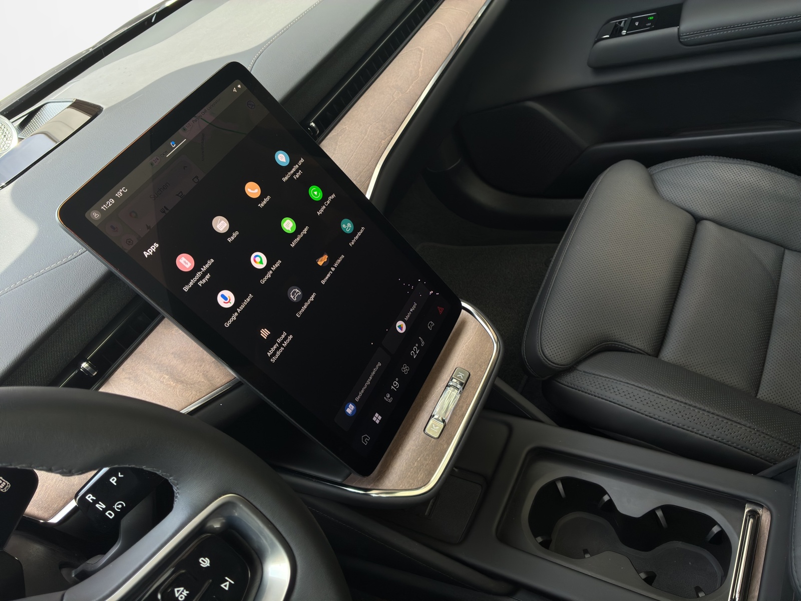 VOLVO ES90 Ultra-image-17