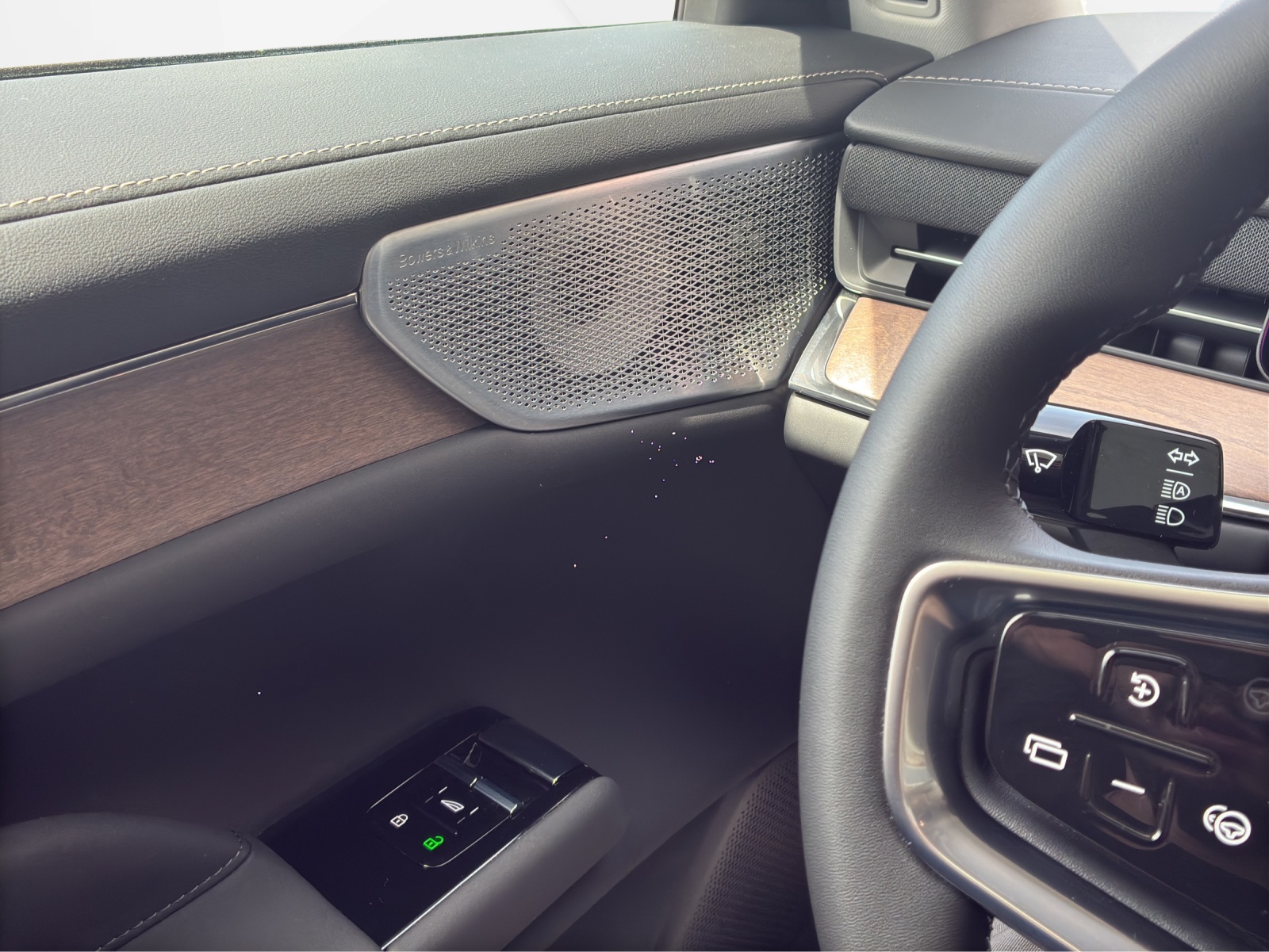 VOLVO ES90 Ultra-image-16