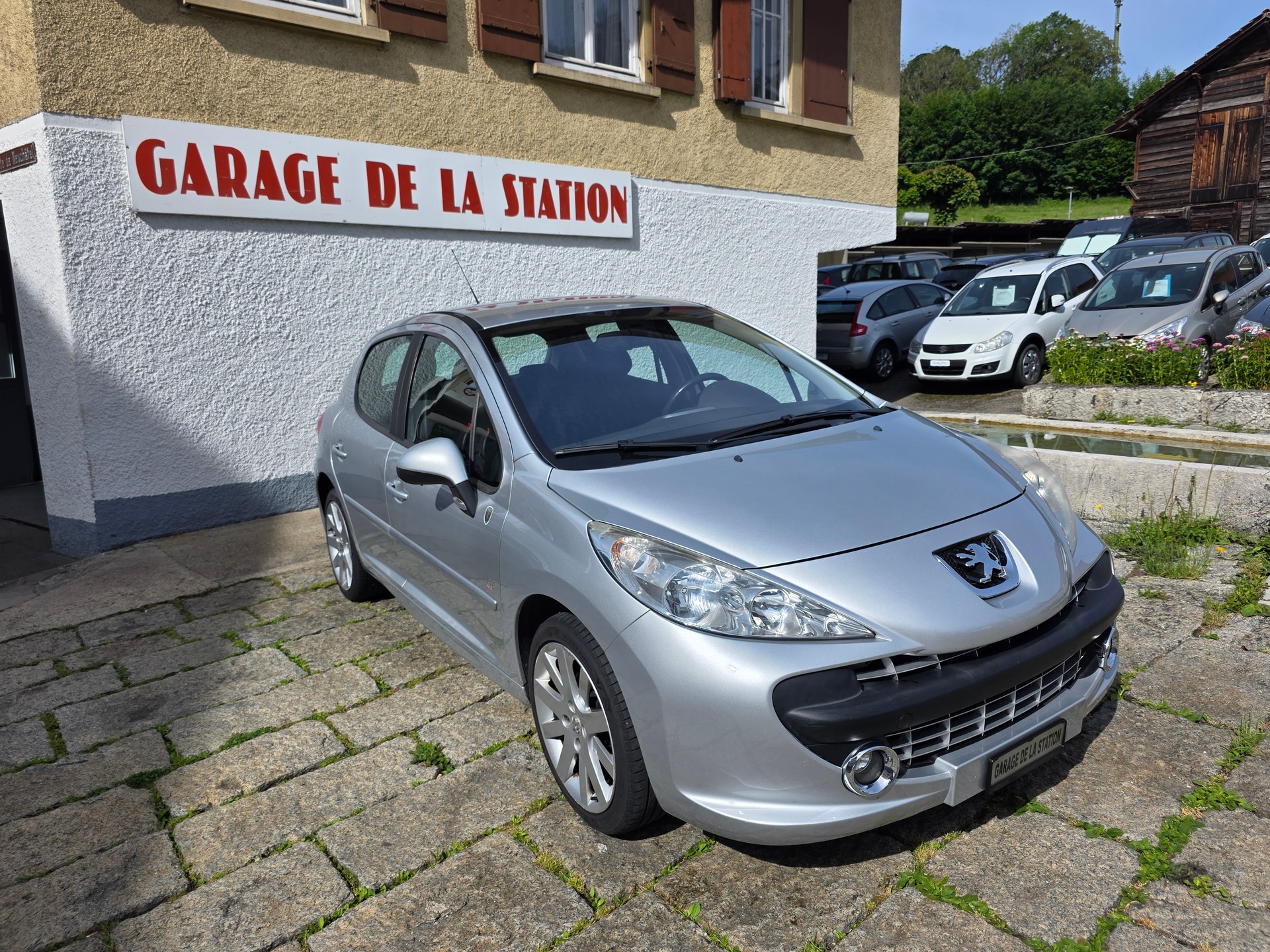 PEUGEOT 207 1.6 16V Turbo GT 150-image-2