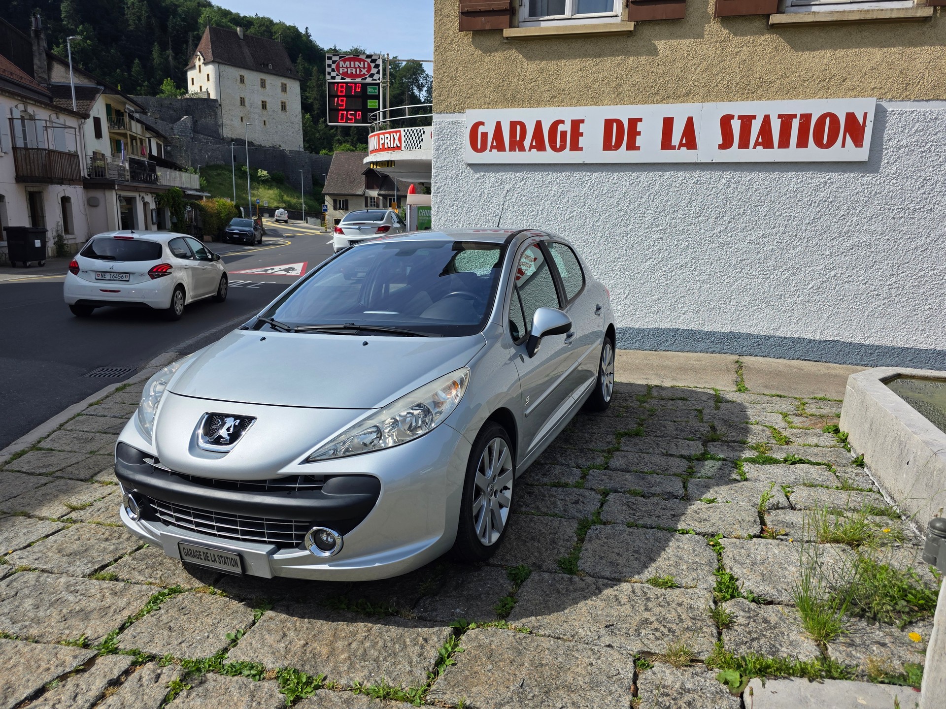 PEUGEOT 207 1.6 16V Turbo GT 150