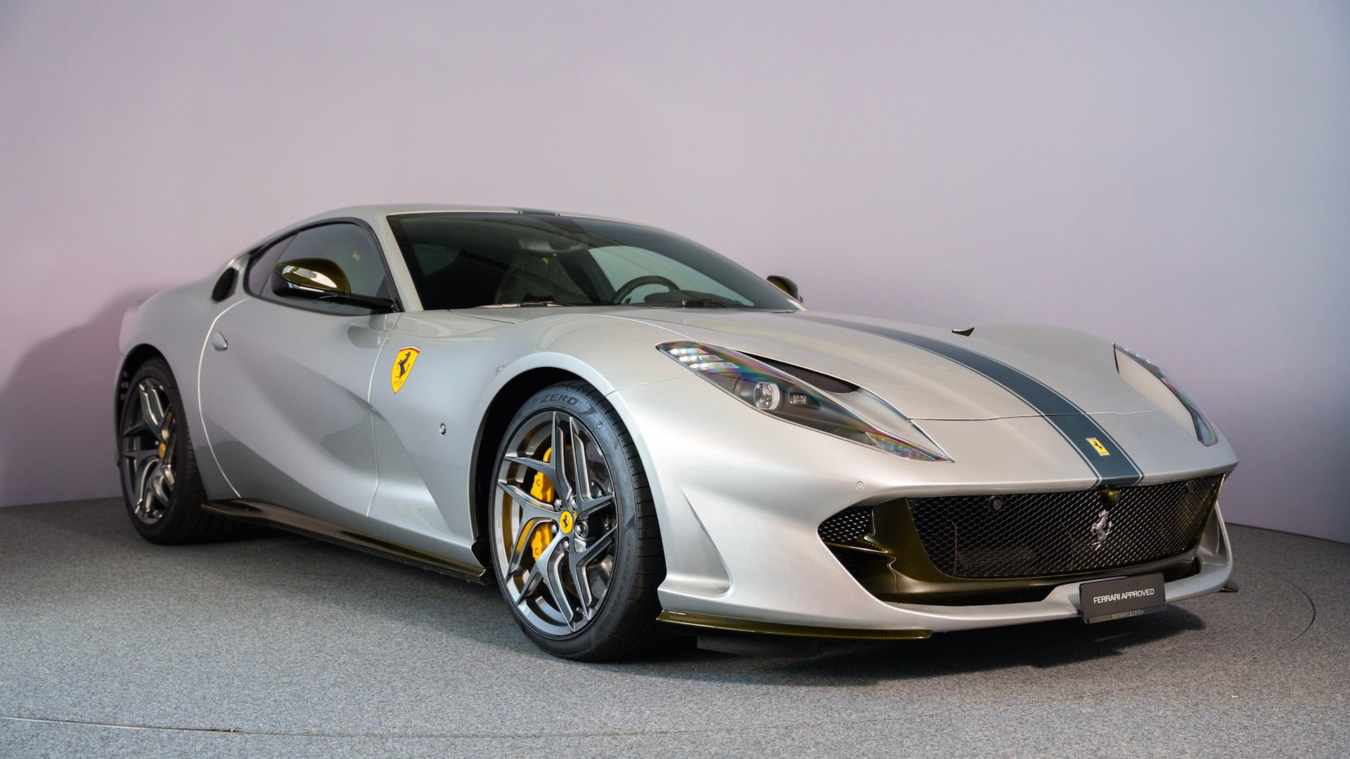 FERRARI 812 Superfast Taylor Made Car-showroom-element-3