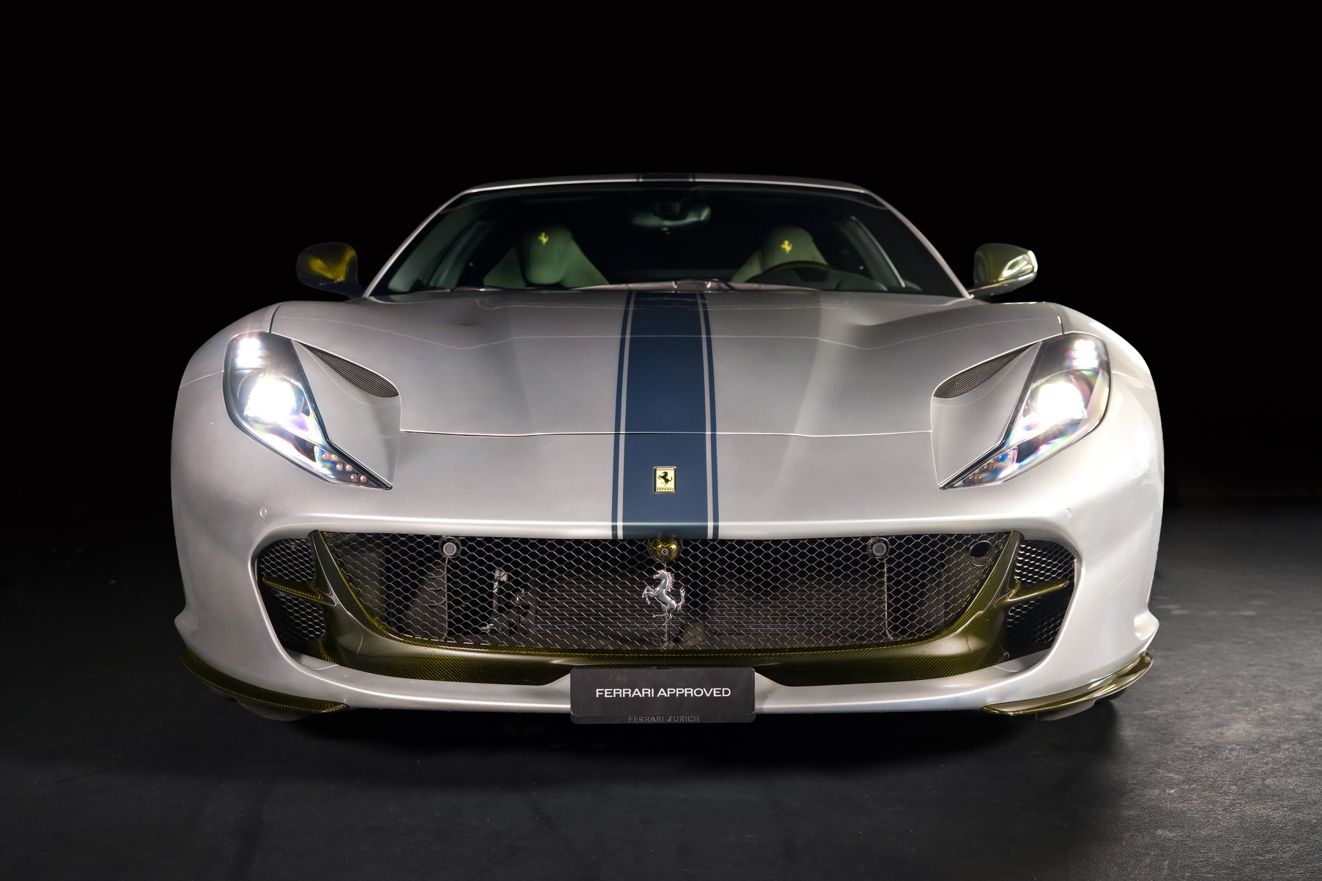 FERRARI 812 Superfast Taylor Made Car-showroom-element-2