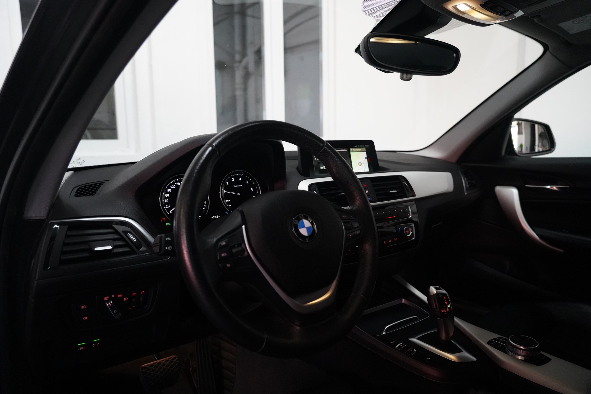 BMW 118i Steptronic-image-11