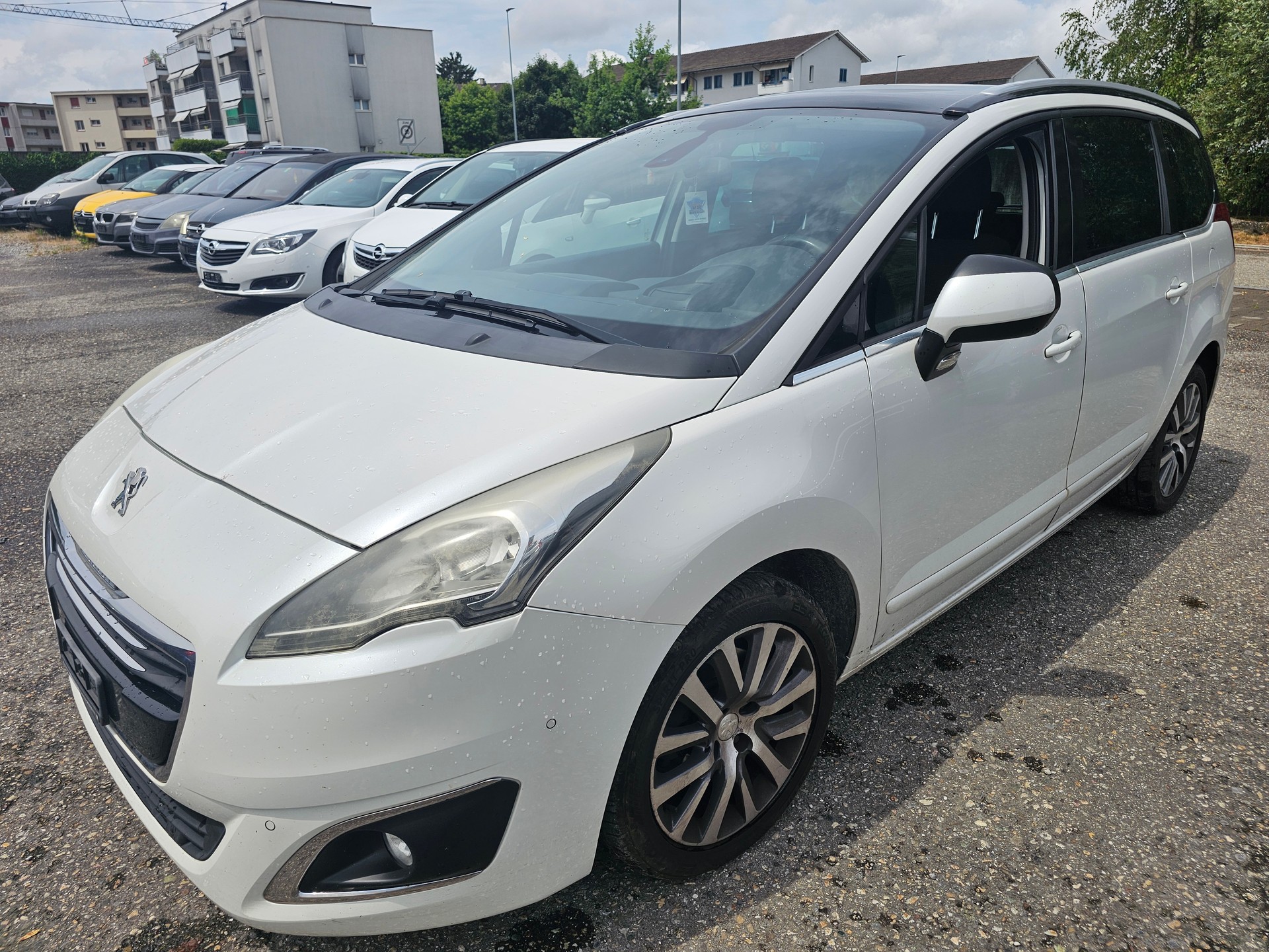 PEUGEOT 5008 2.0 HDI Style Tiptronic-image-2