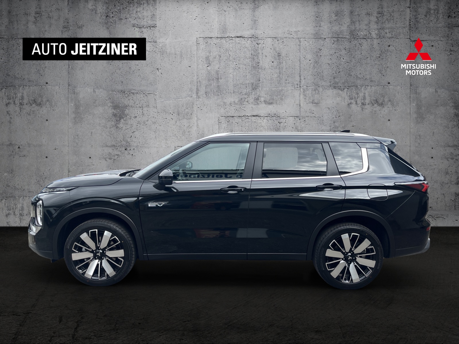 MITSUBISHI Outlander 2.4 PHEV Intense 4x4-showroom-element-2