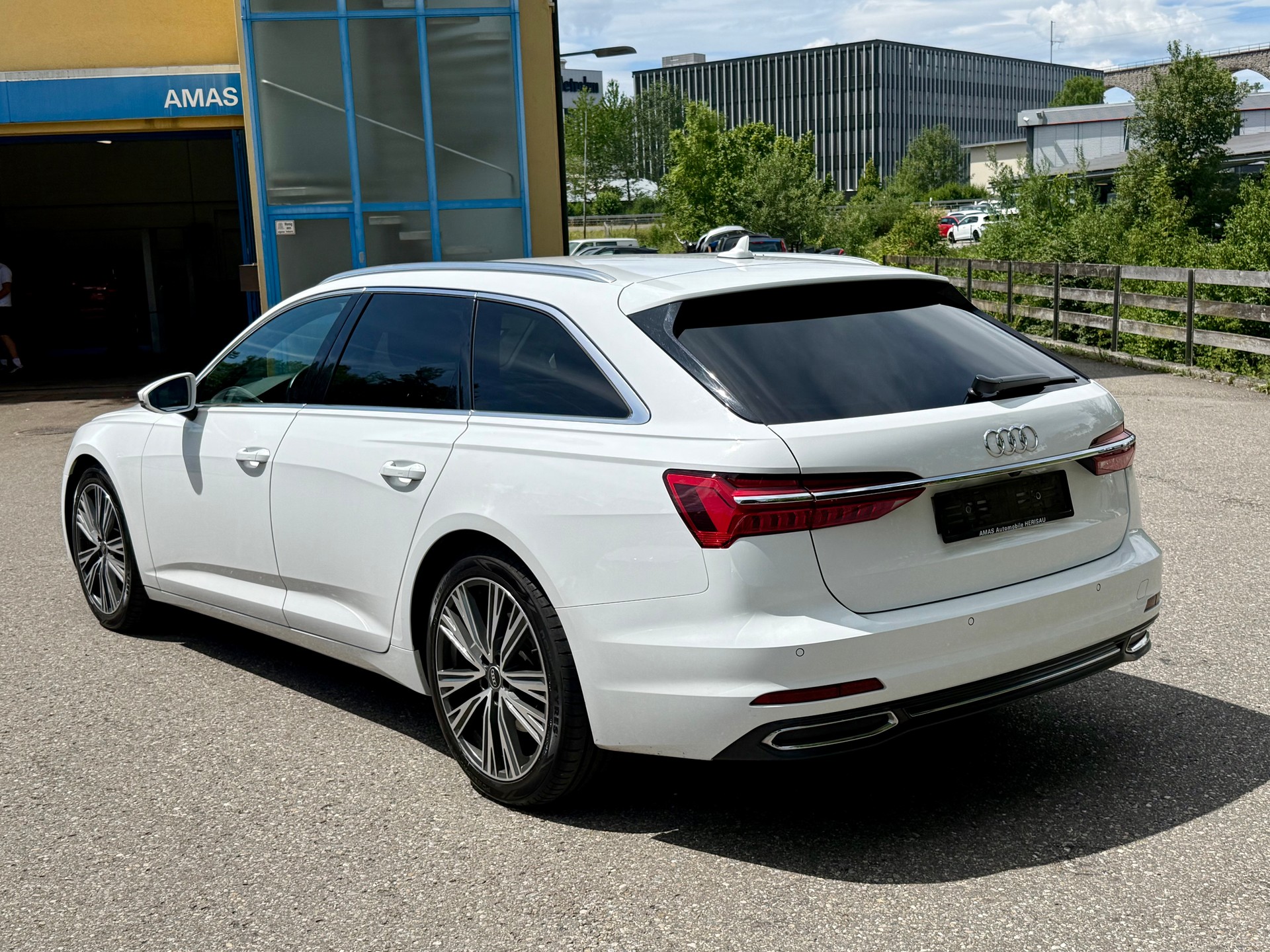 AUDI A6 Avant 45 TFSI quattro S-tronic-image-5