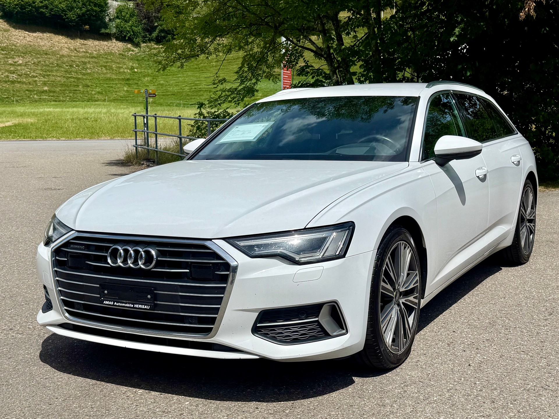 AUDI A6 Avant 45 TFSI quattro S-tronic-image-2