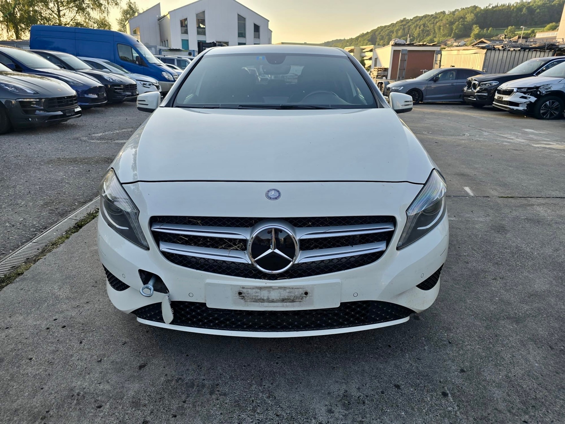 MERCEDES-BENZ A 180 Style 7G-DCT-image-7