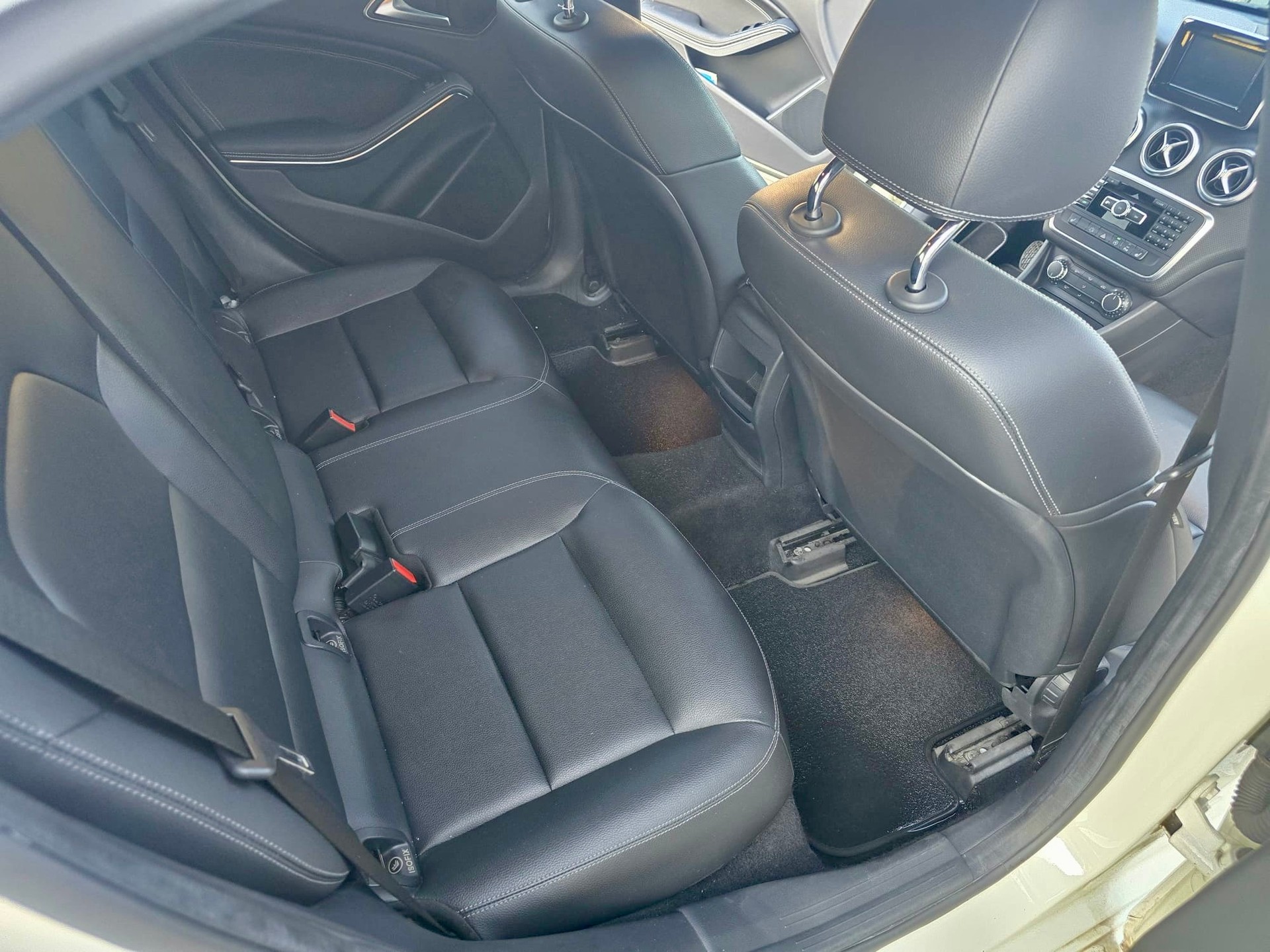 MERCEDES-BENZ A 180 Style 7G-DCT-image-12