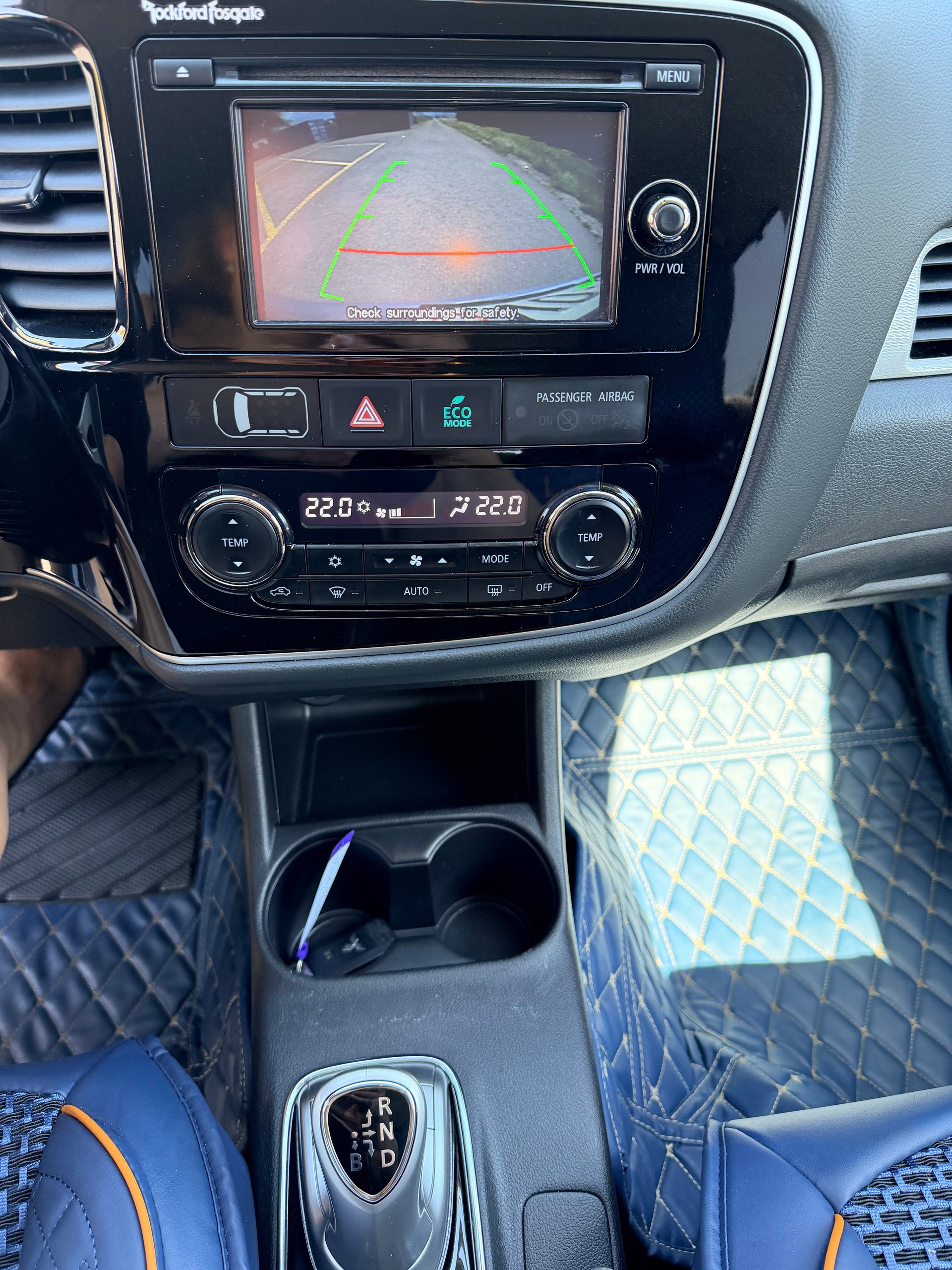 MITSUBISHI Outlander 2.0 PHEV Intense-image-9