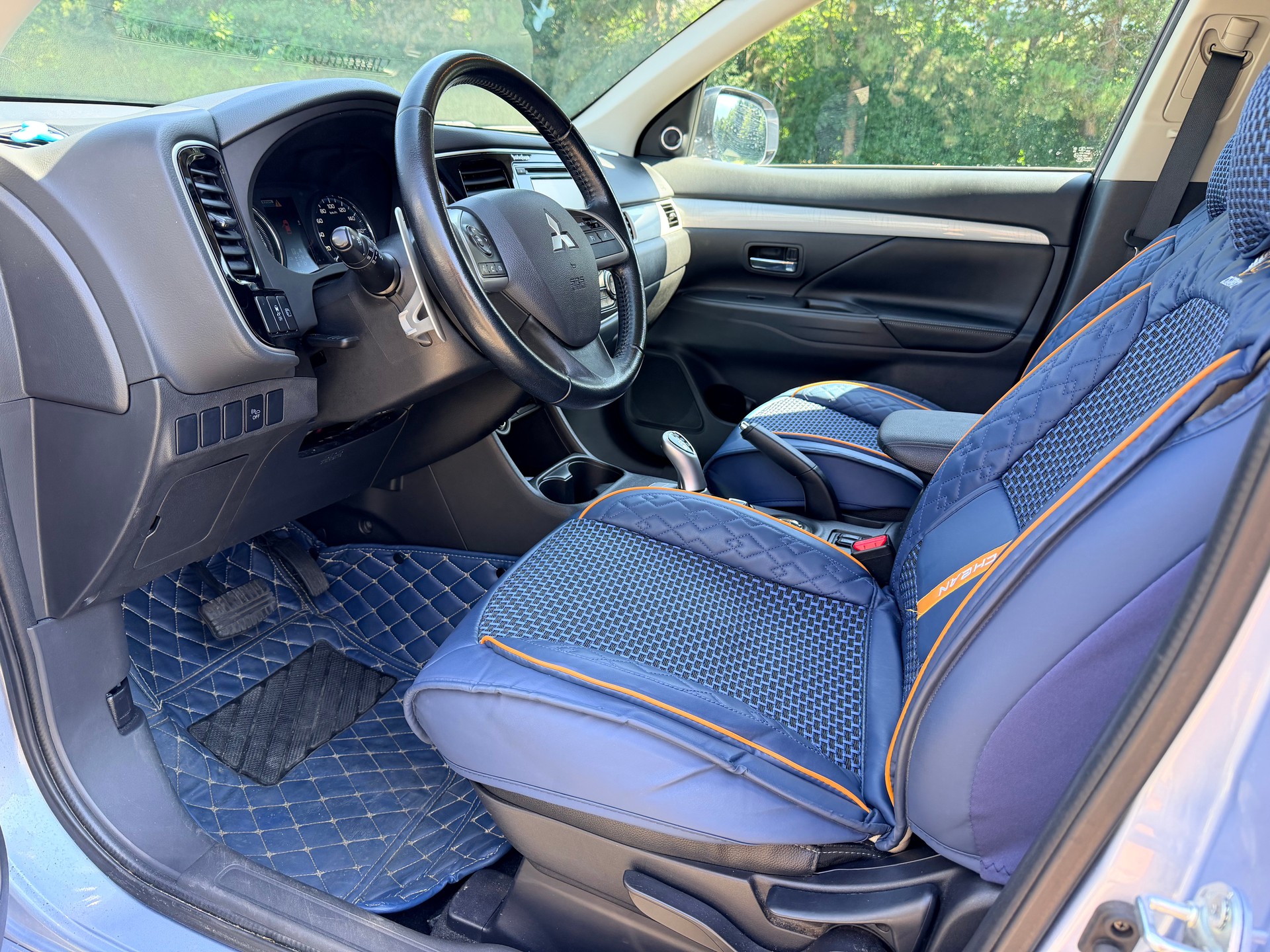 MITSUBISHI Outlander 2.0 PHEV Intense-image-6