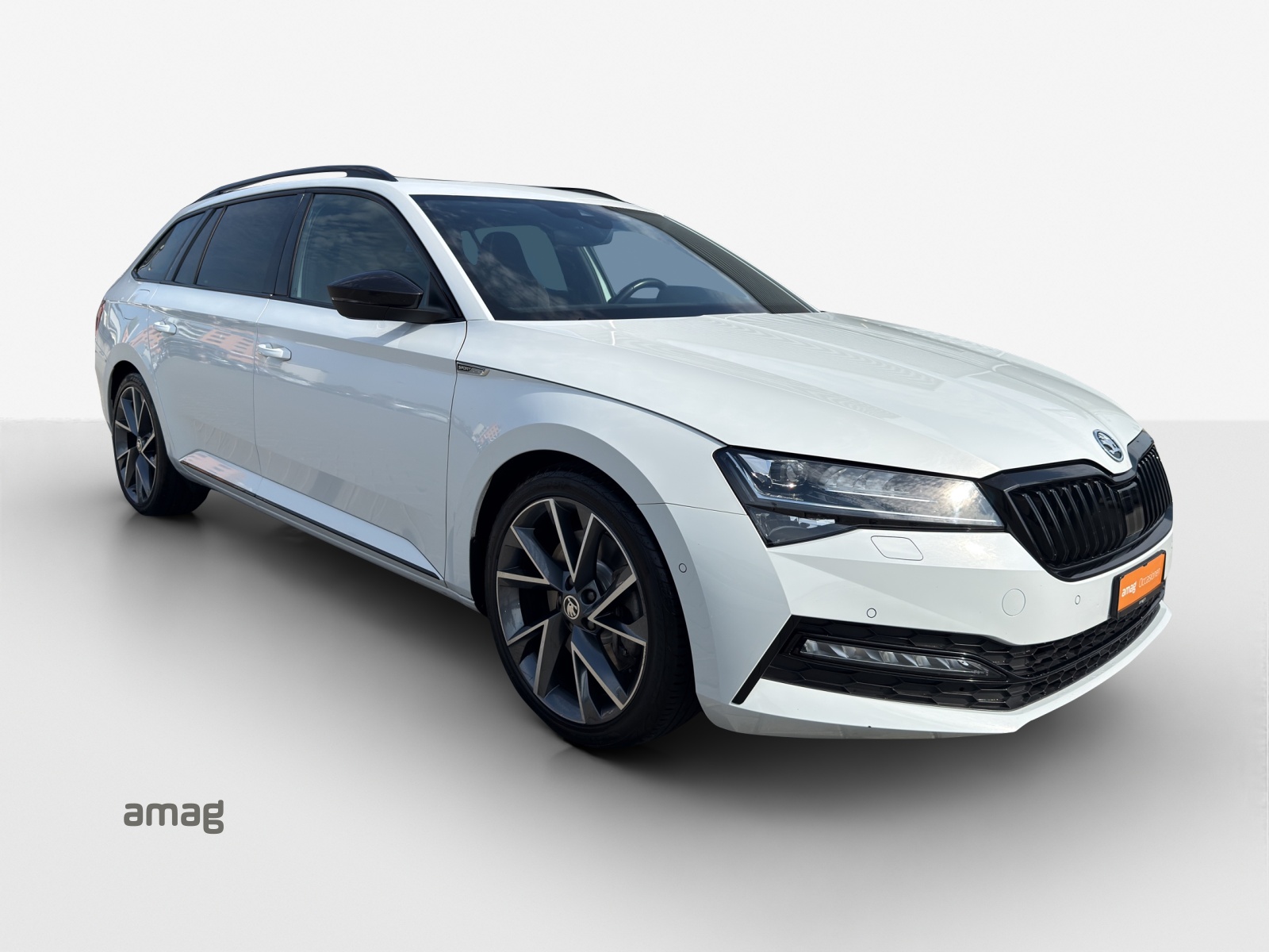 SKODA Superb Combi 2.0 TSI SportLine 4x4 DSG-image-5