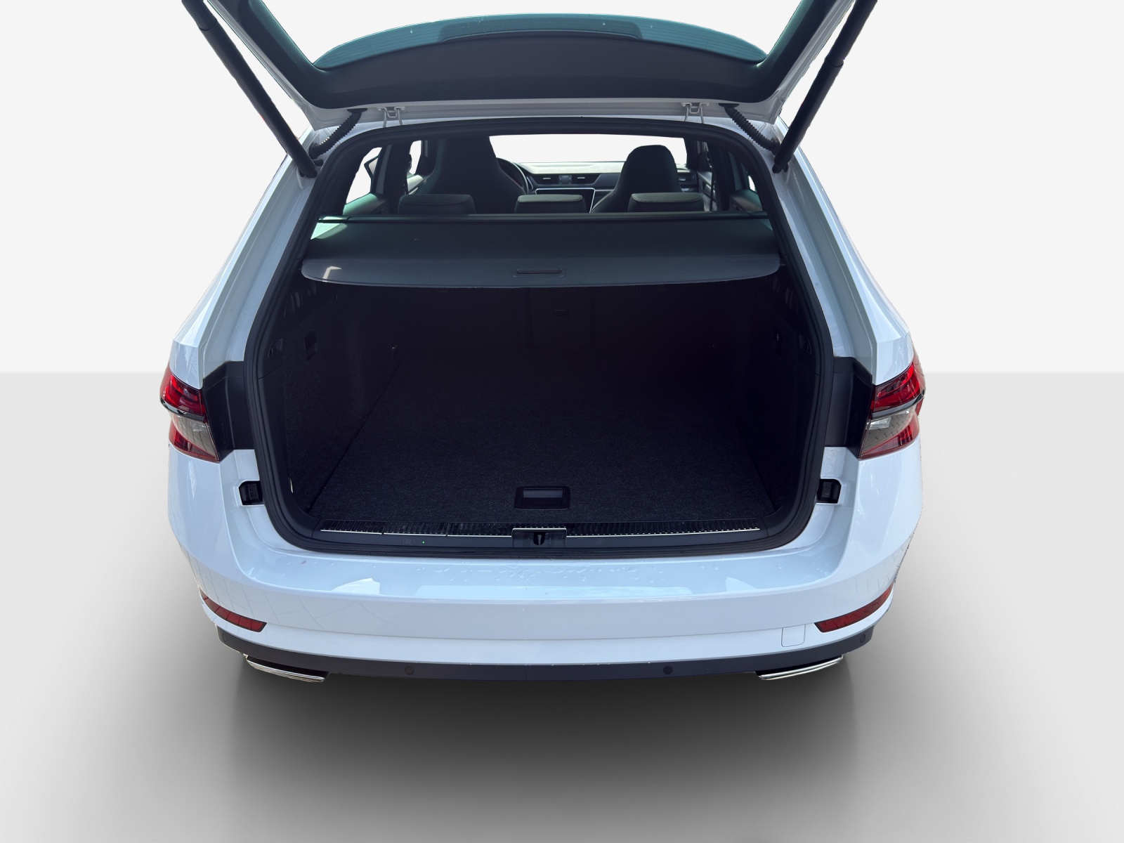 SKODA Superb Combi 2.0 TSI SportLine 4x4 DSG-image-12