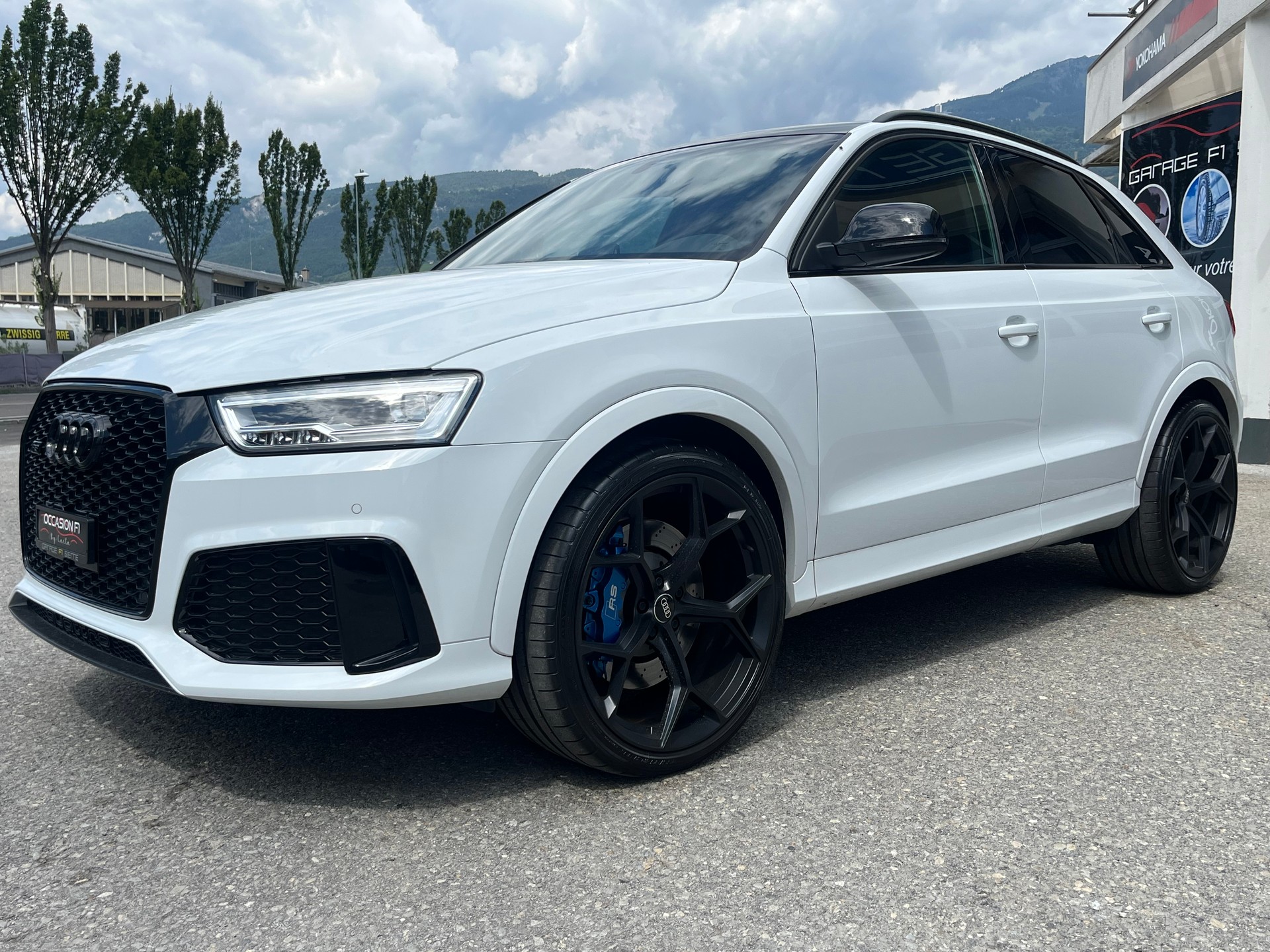 AUDI RS Q3 2.5 TFSI performance quattro S-tronic-showroom-element-2