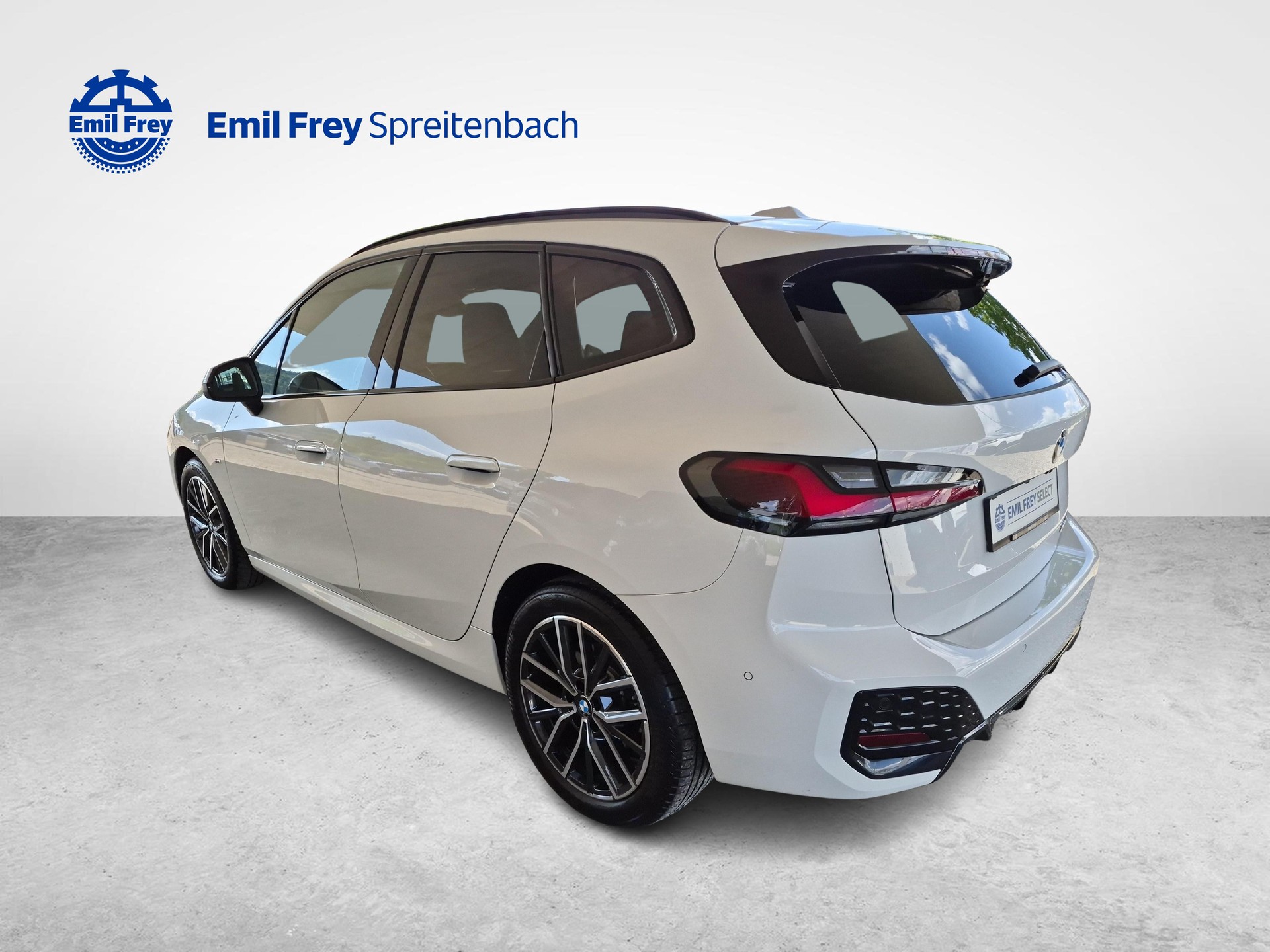 BMW 218d Active Tourer / ab 3,99% Leasing bei Abschluss einer Protect Autoversicherung-showroom-element-2