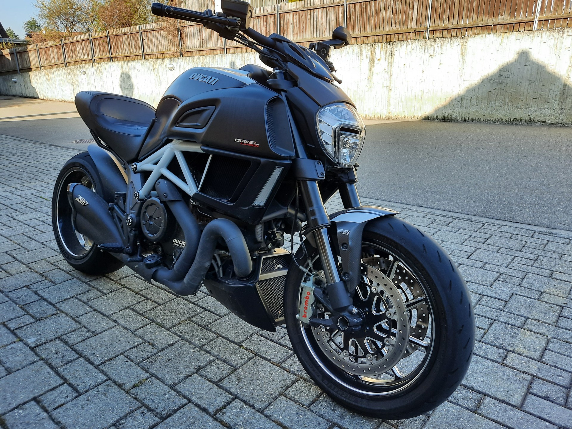 DUCATI Diavel 1200 Carbon Red-image-0