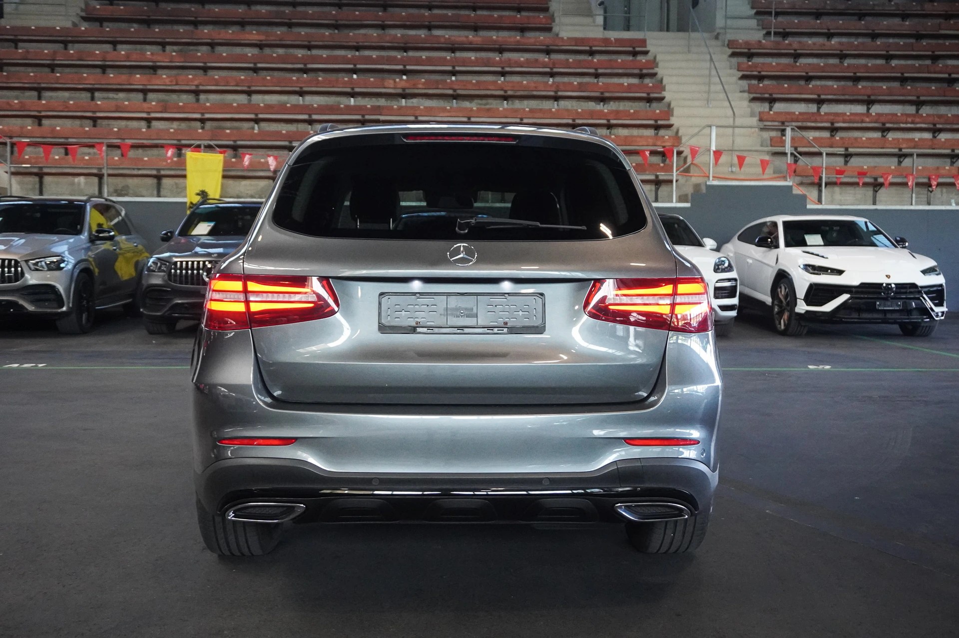 MERCEDES-BENZ GLC 250 d AMG Line 4Matic 9G-Tronic-showroom-element-3
