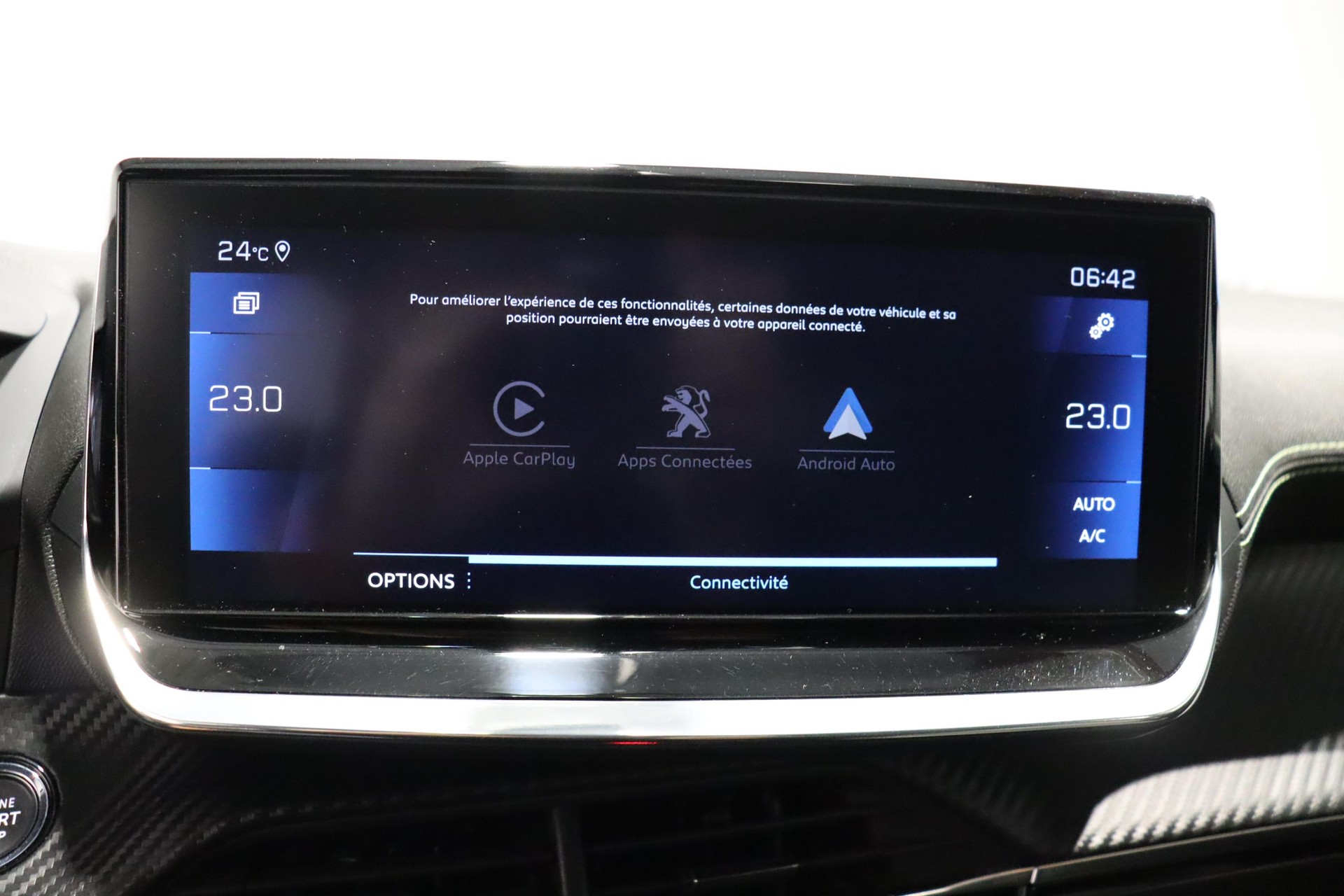 PEUGEOT 208 1.2 PureTech 130 GT Line-image-13