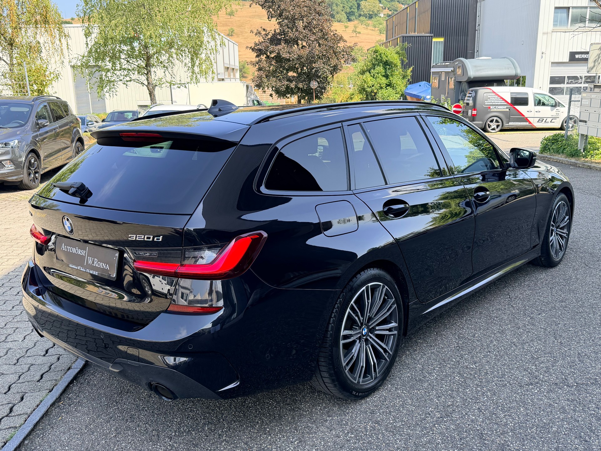 BMW 320d xDrive 48V Touring M Sport Steptronic-showroom-element-2