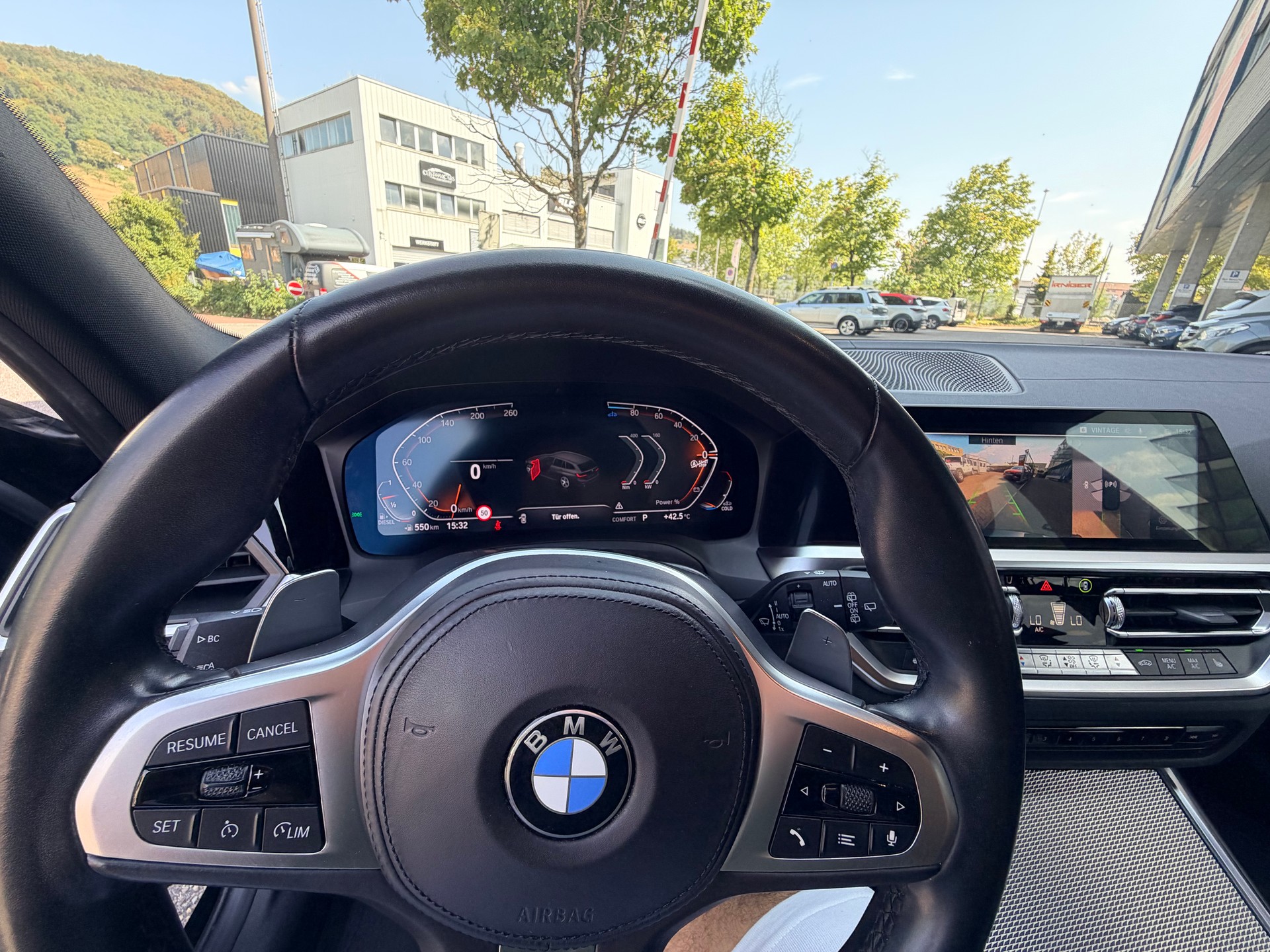 BMW 320d xDrive 48V Touring M Sport Steptronic-image-13