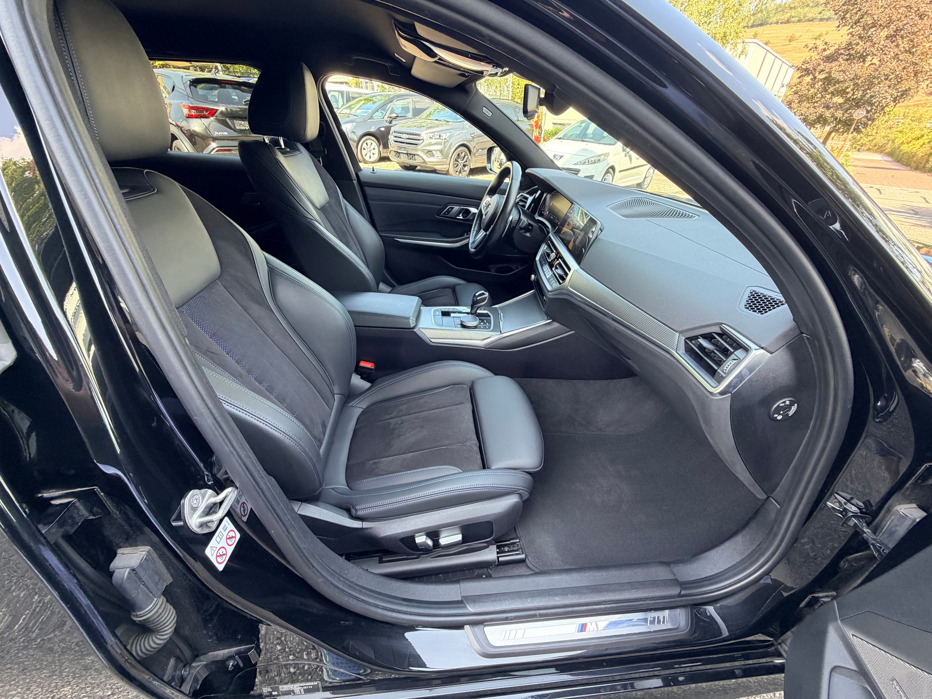 BMW 320d xDrive 48V Touring M Sport Steptronic-image-9