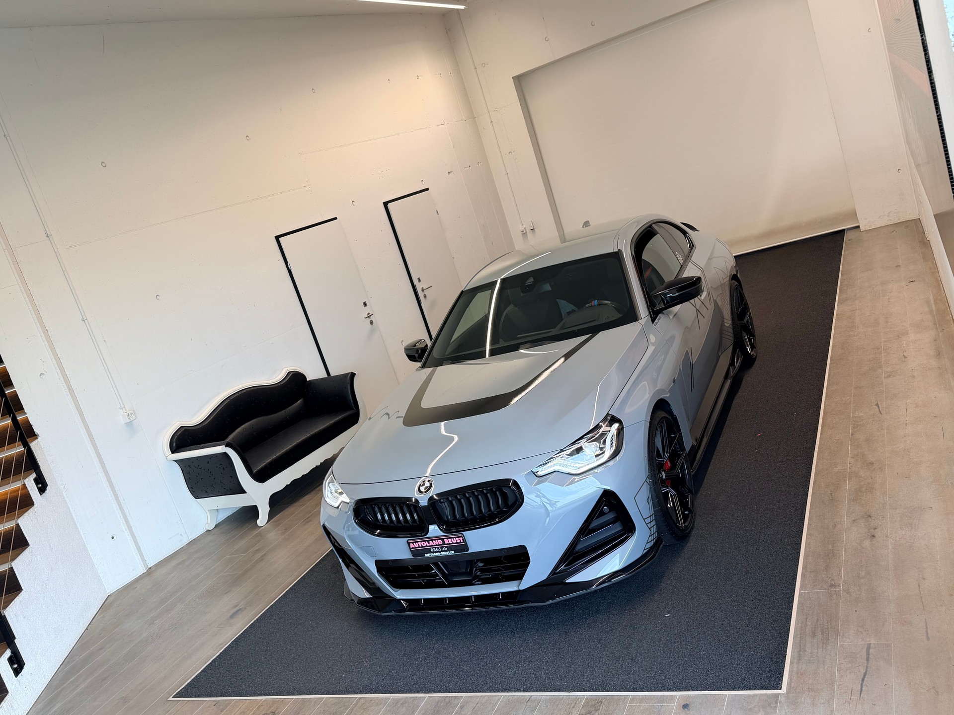 BMW M240i xDrive Steptronic-showroom-element-3