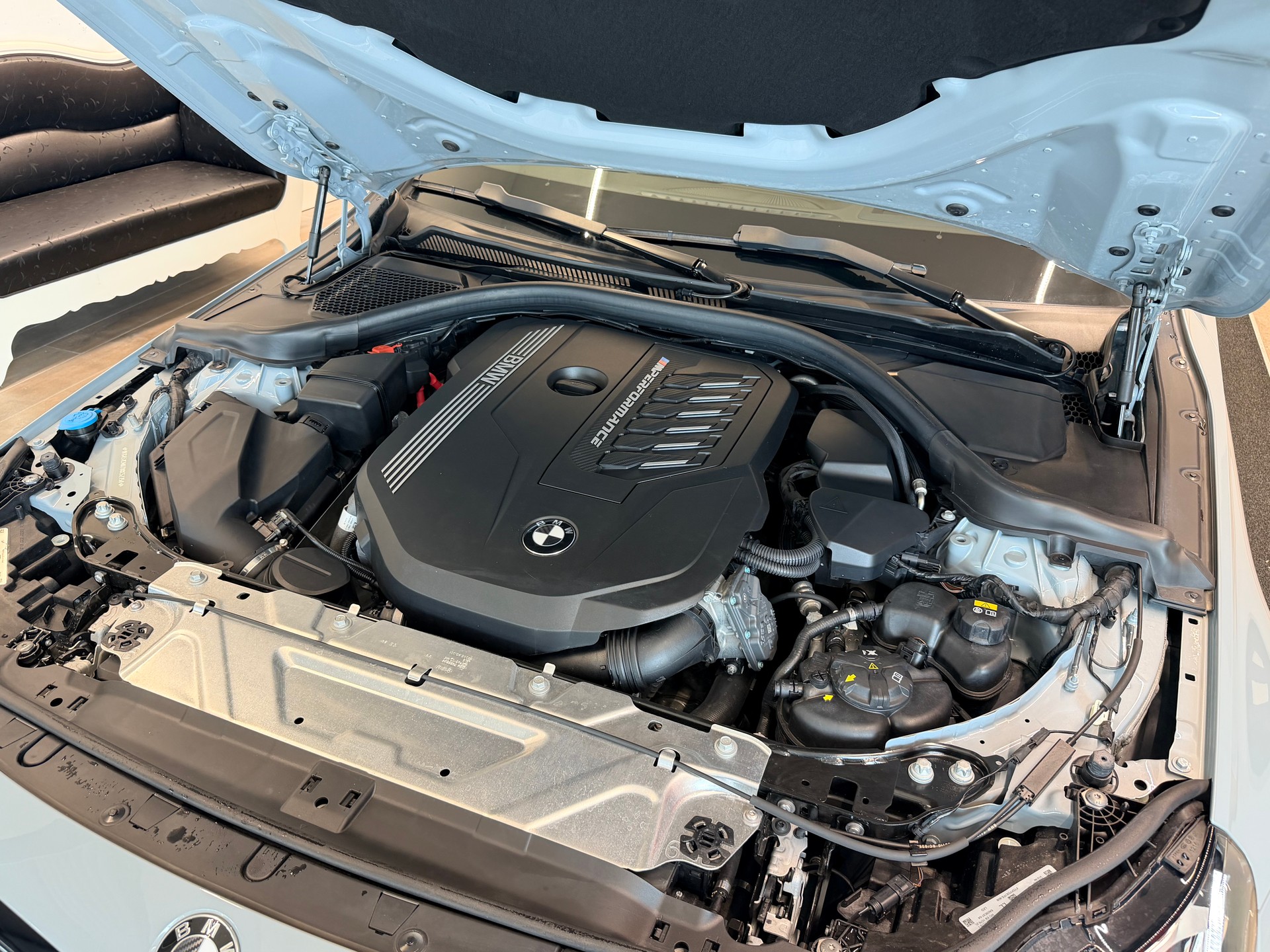 BMW M240i xDrive Steptronic-image-18