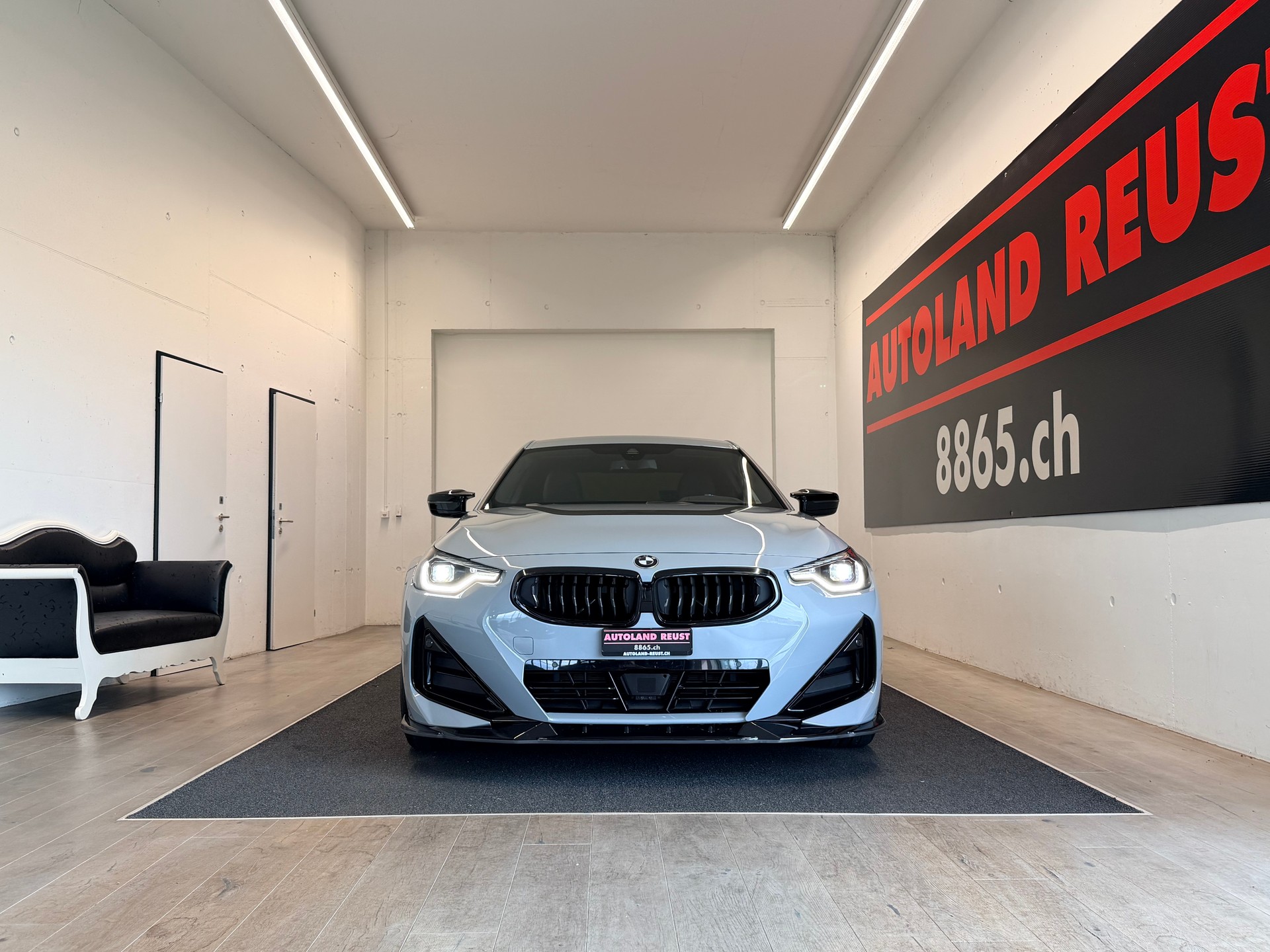 BMW M240i xDrive Steptronic-showroom-element-1