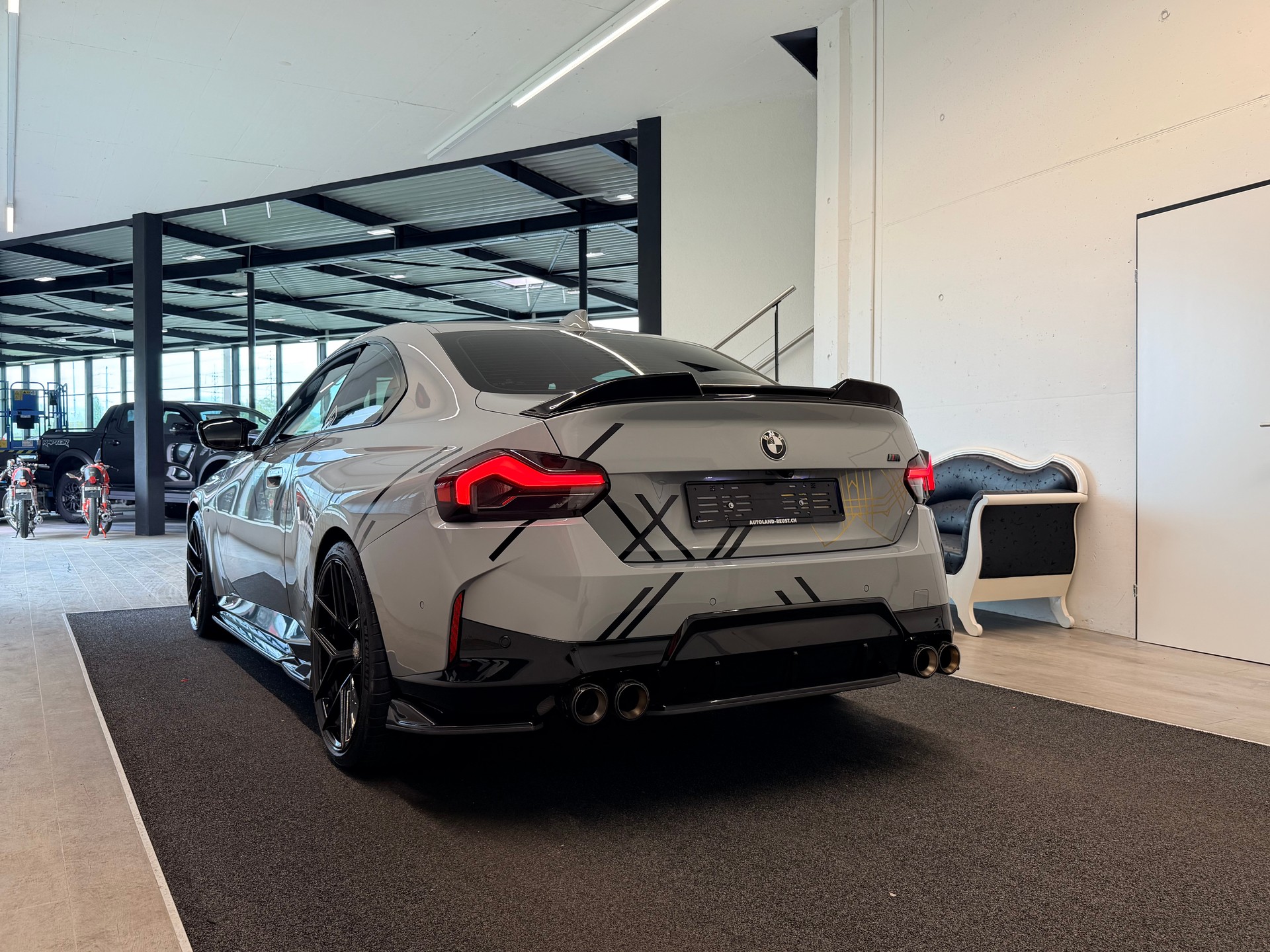 BMW M240i xDrive Steptronic-image-8