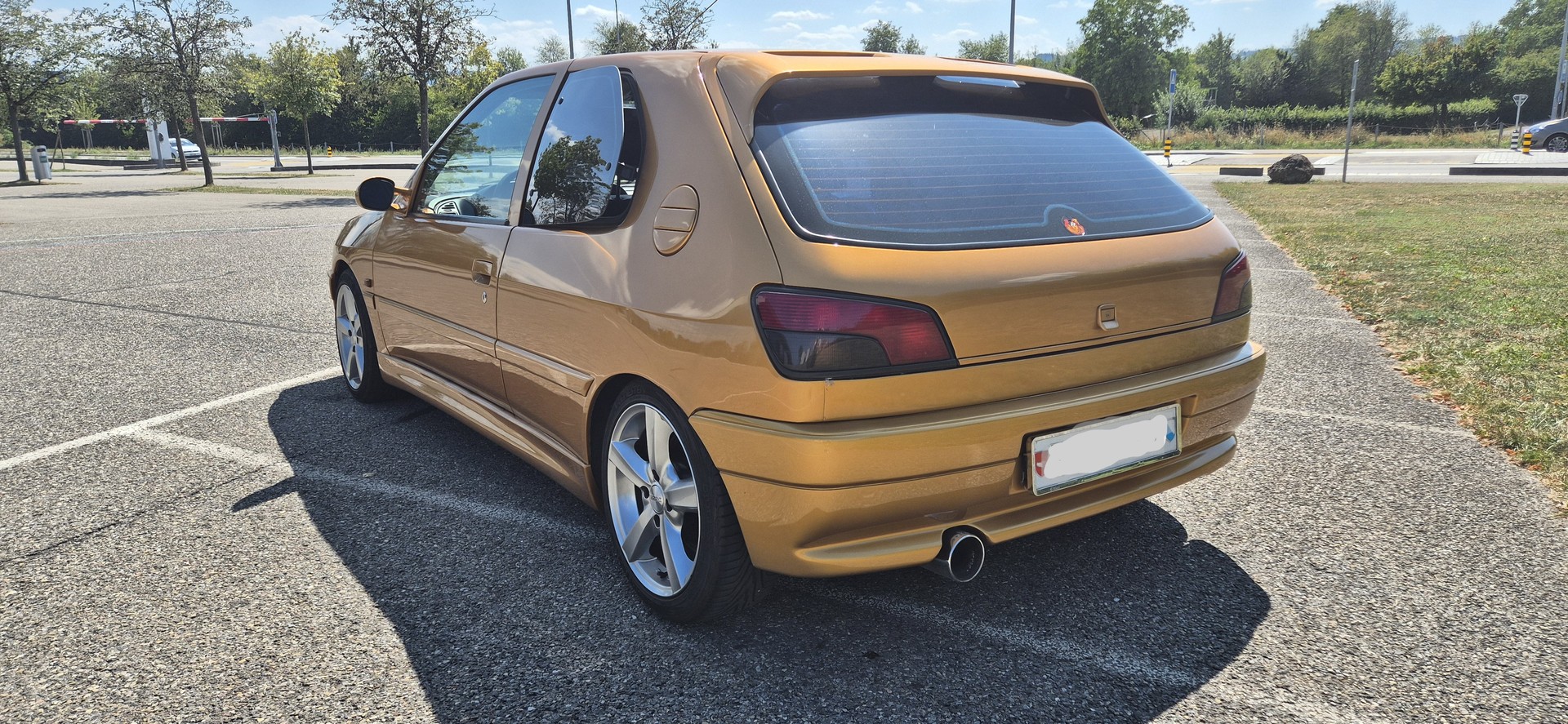 PEUGEOT 2.0 GTI 6-image-1