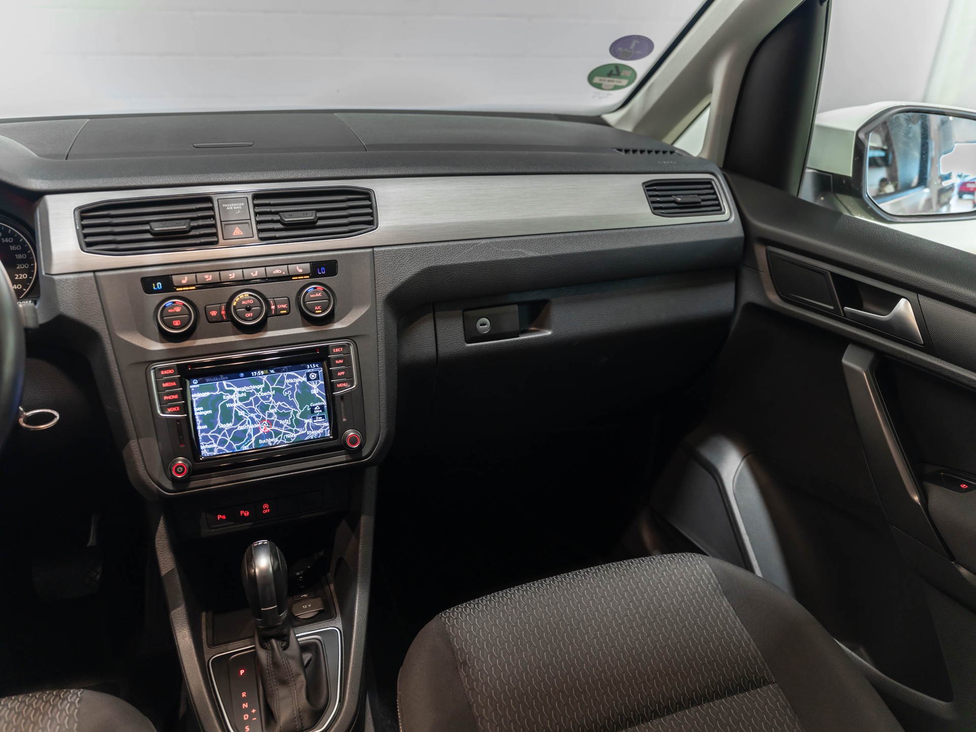 VW Caddy 1.4 TSI Trendline DSG-image-13